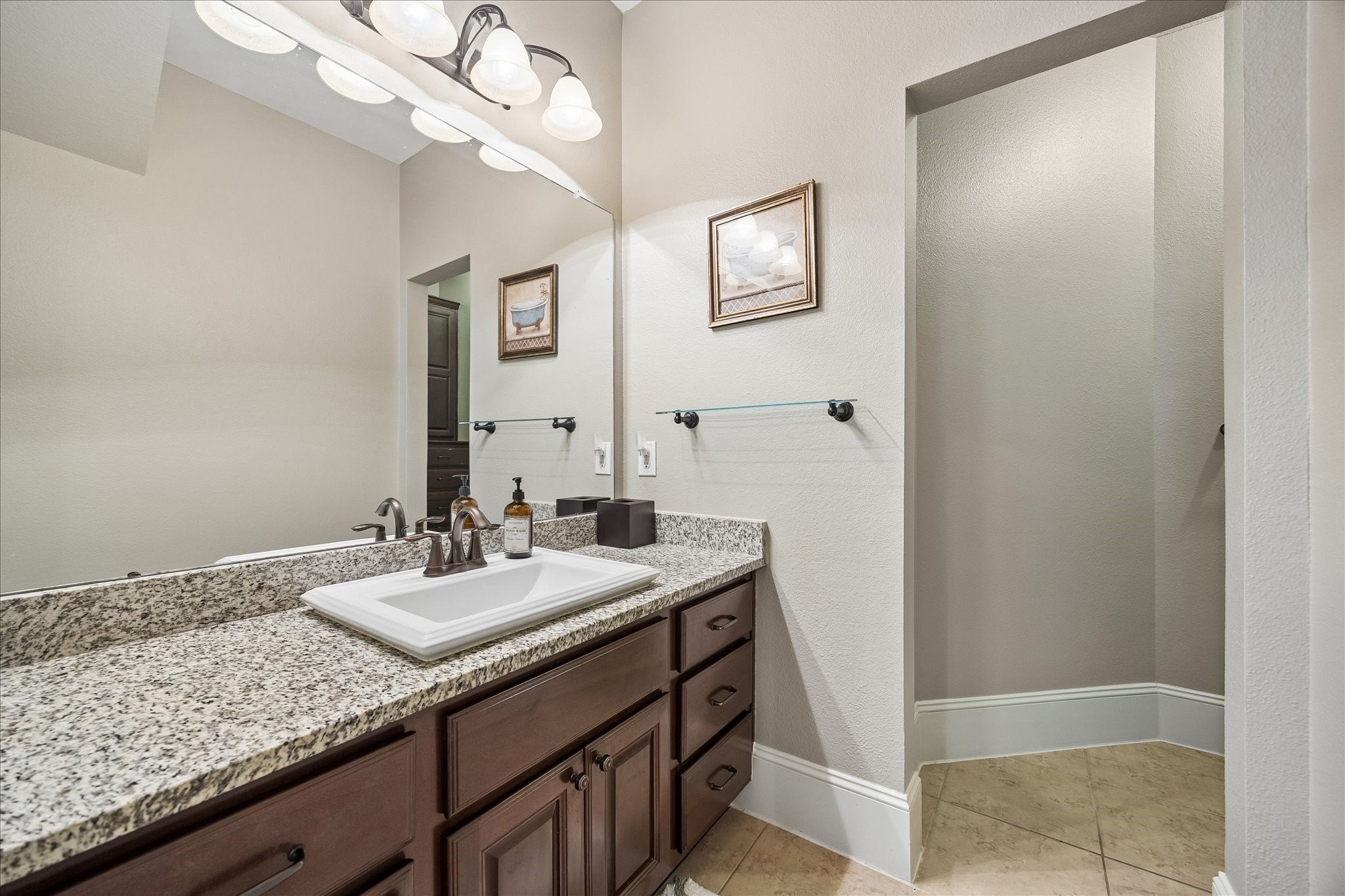 10 Windsor Court Property Photo 27