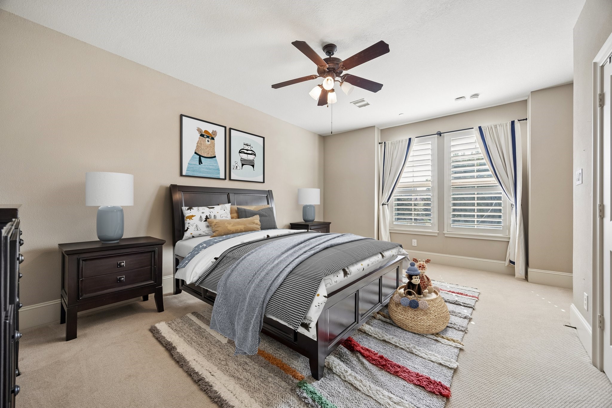 10 Windsor Court Property Photo 28