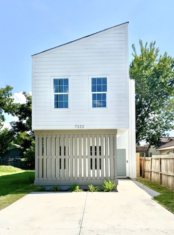 7322 Laredo Street Property Photo 1