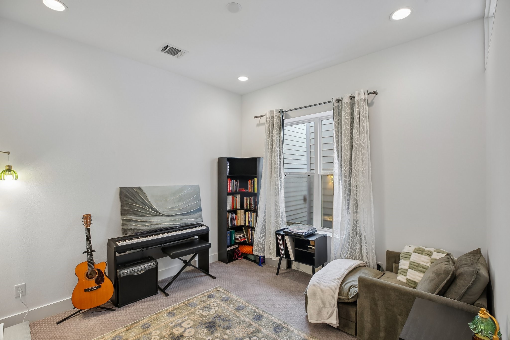 1166 W 19th Street Property Photo 7