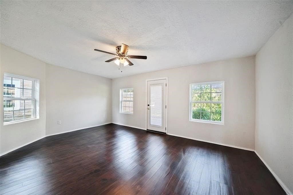 6526 Westview Drive Property Photo 8