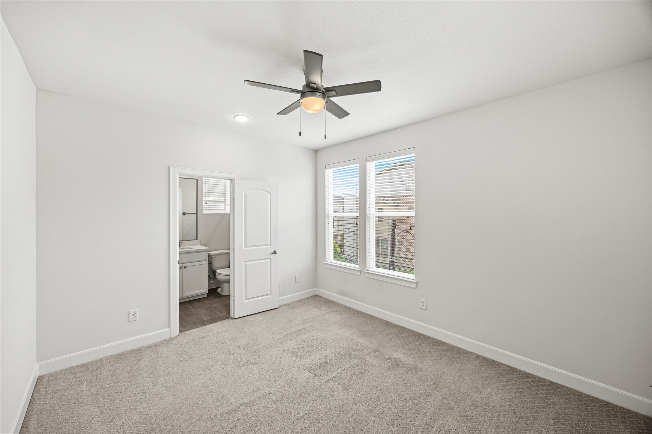 719 Leverkuhn Street Property Photo 25