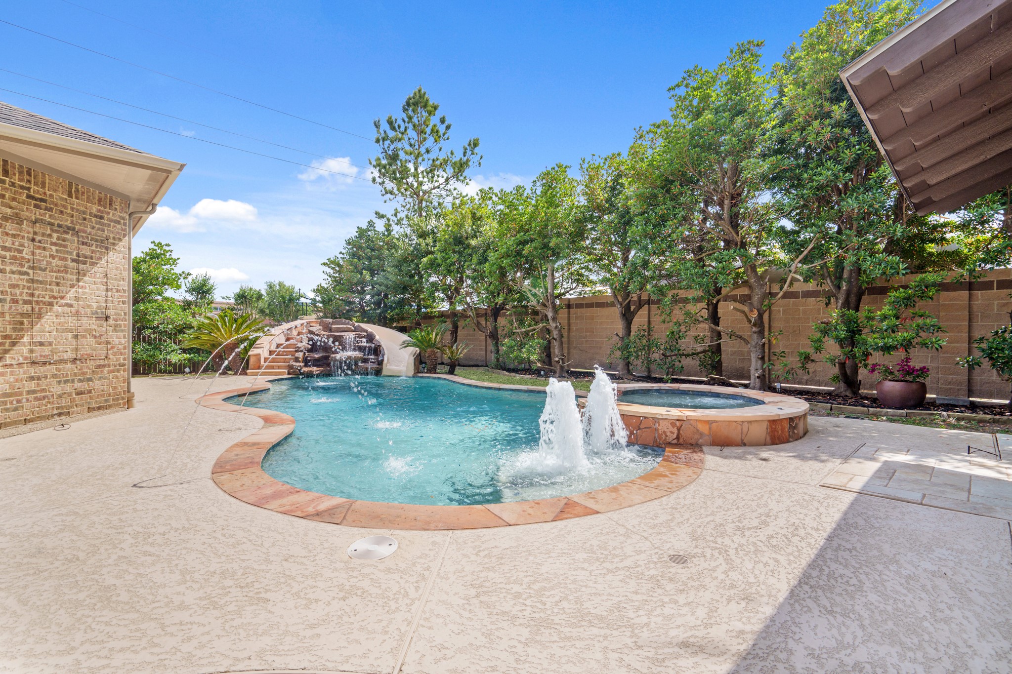 7303 Starry Night Property Photo 1