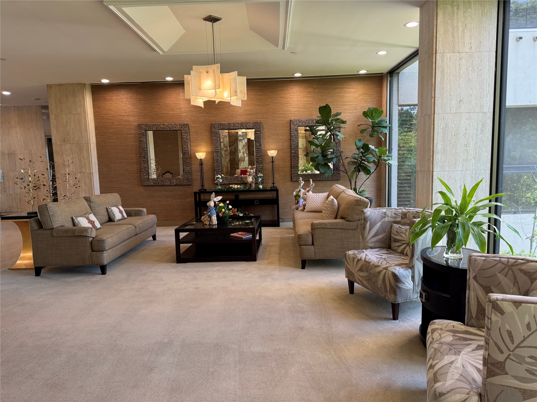49 Briar Hollow Lane 1201 Property Photo 4