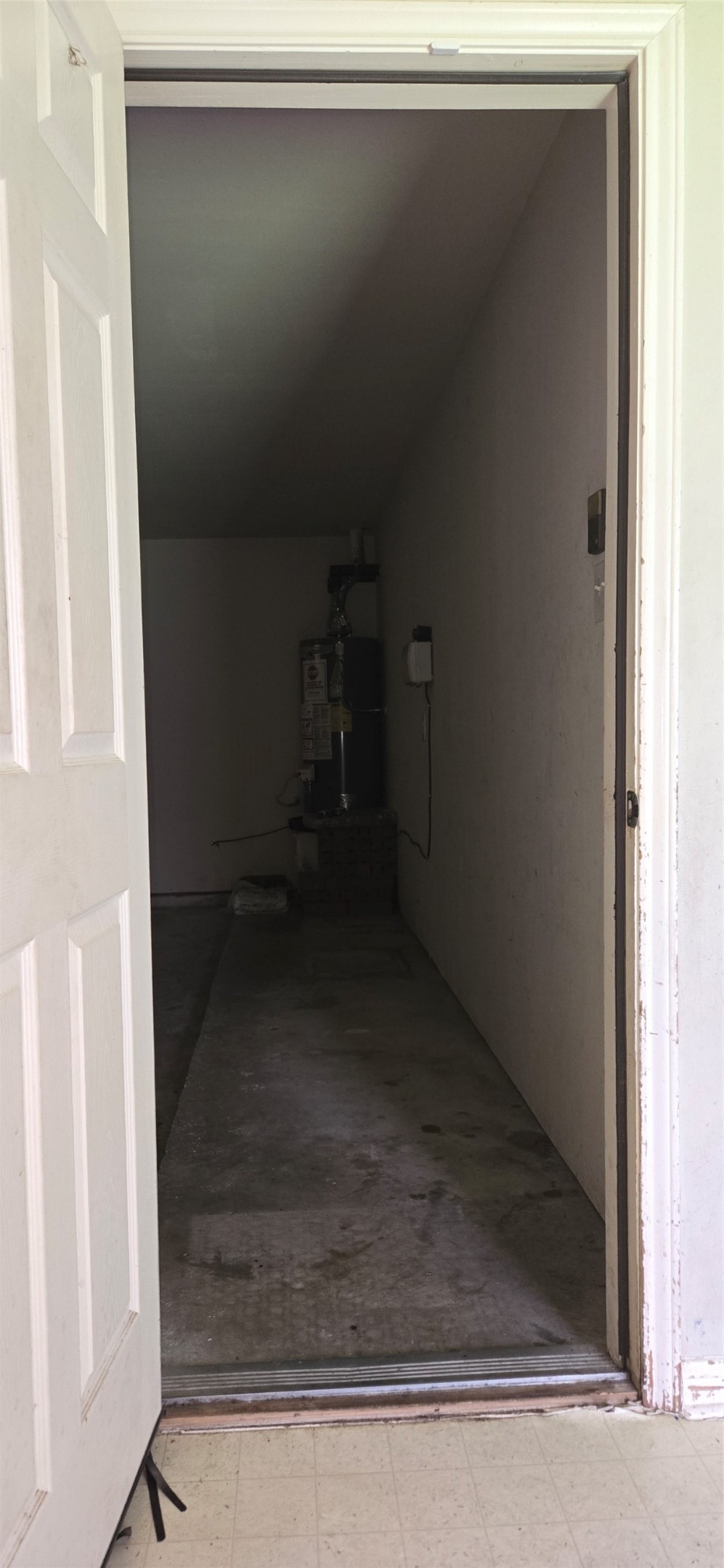 4206 Daisy Meadow Drive Property Photo 4