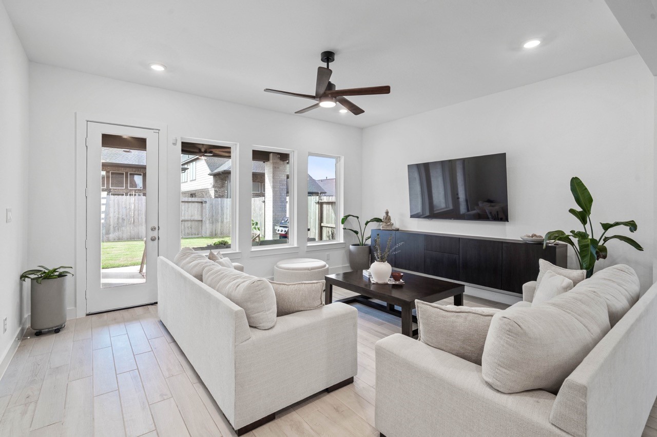 31819 Pecan Meadow Lane Property Photo 10