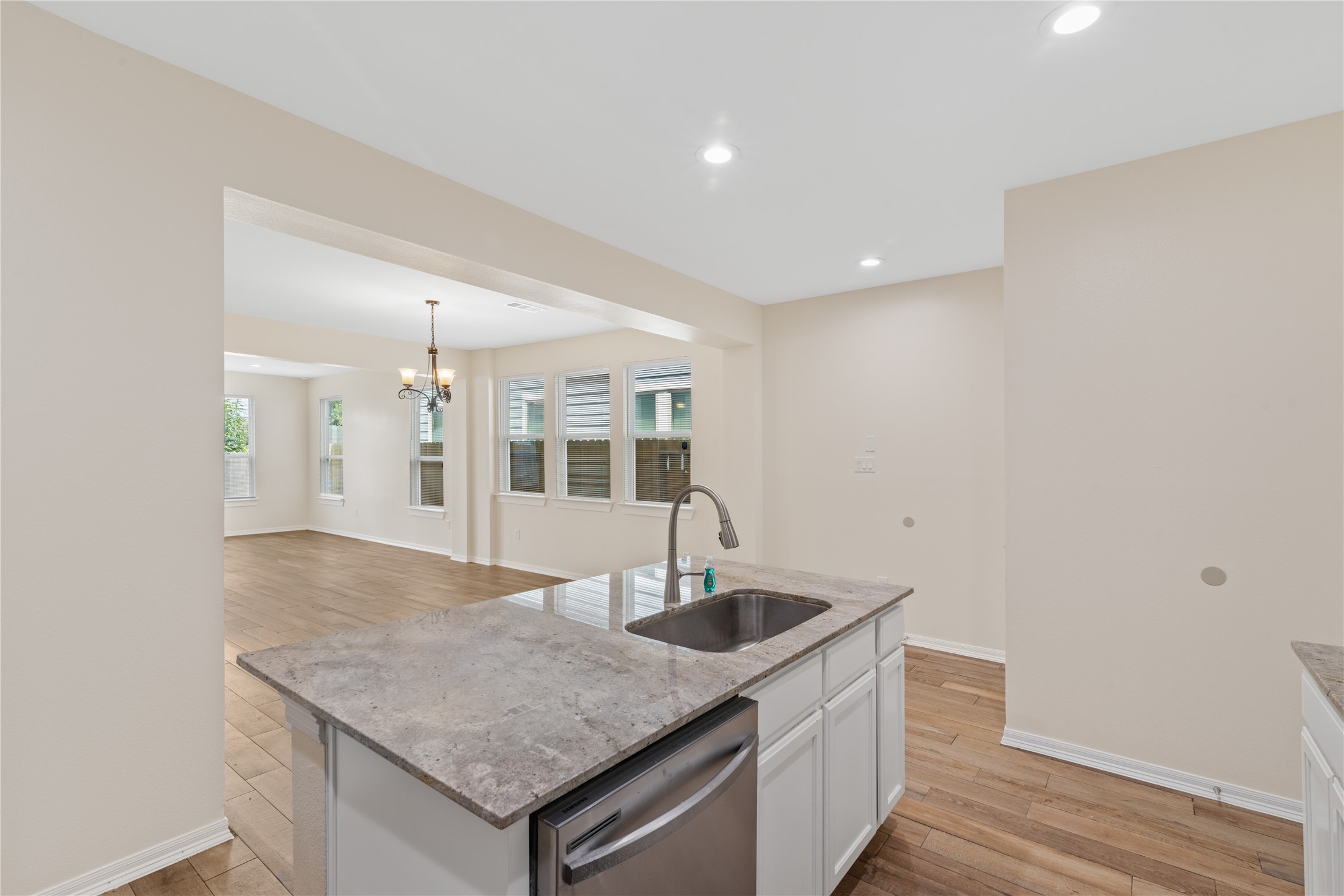 2015 Harlem Street Property Photo 6