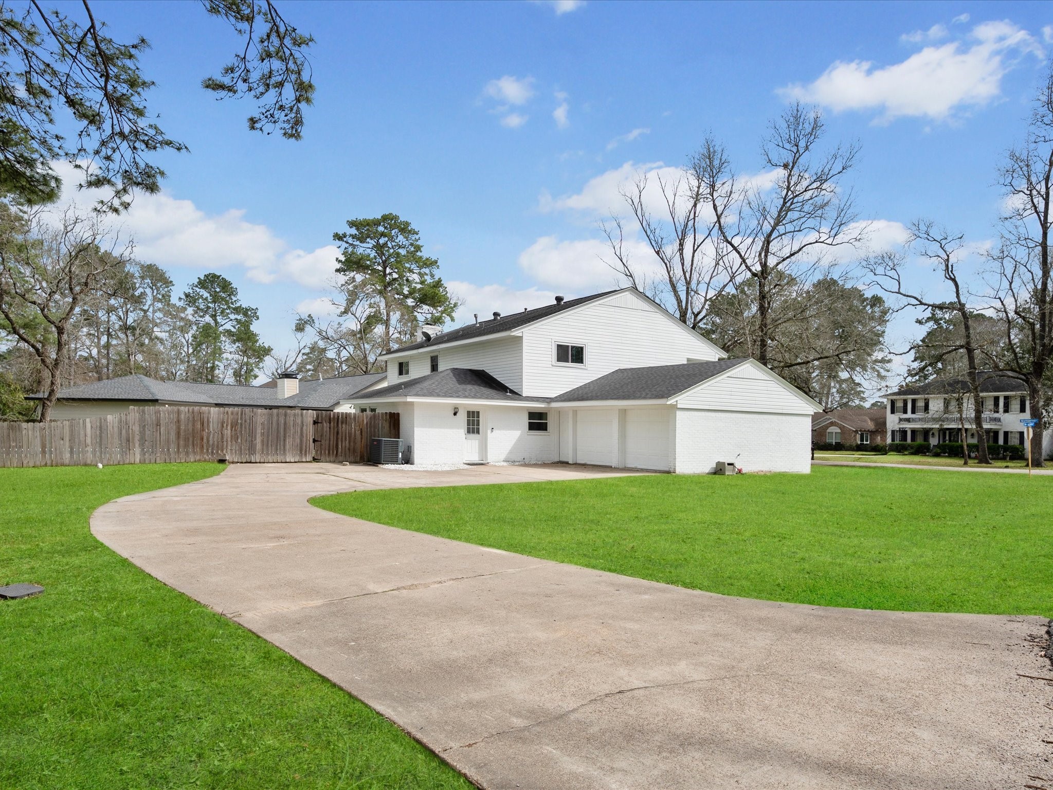 551 Hermitage Court Property Photo 4