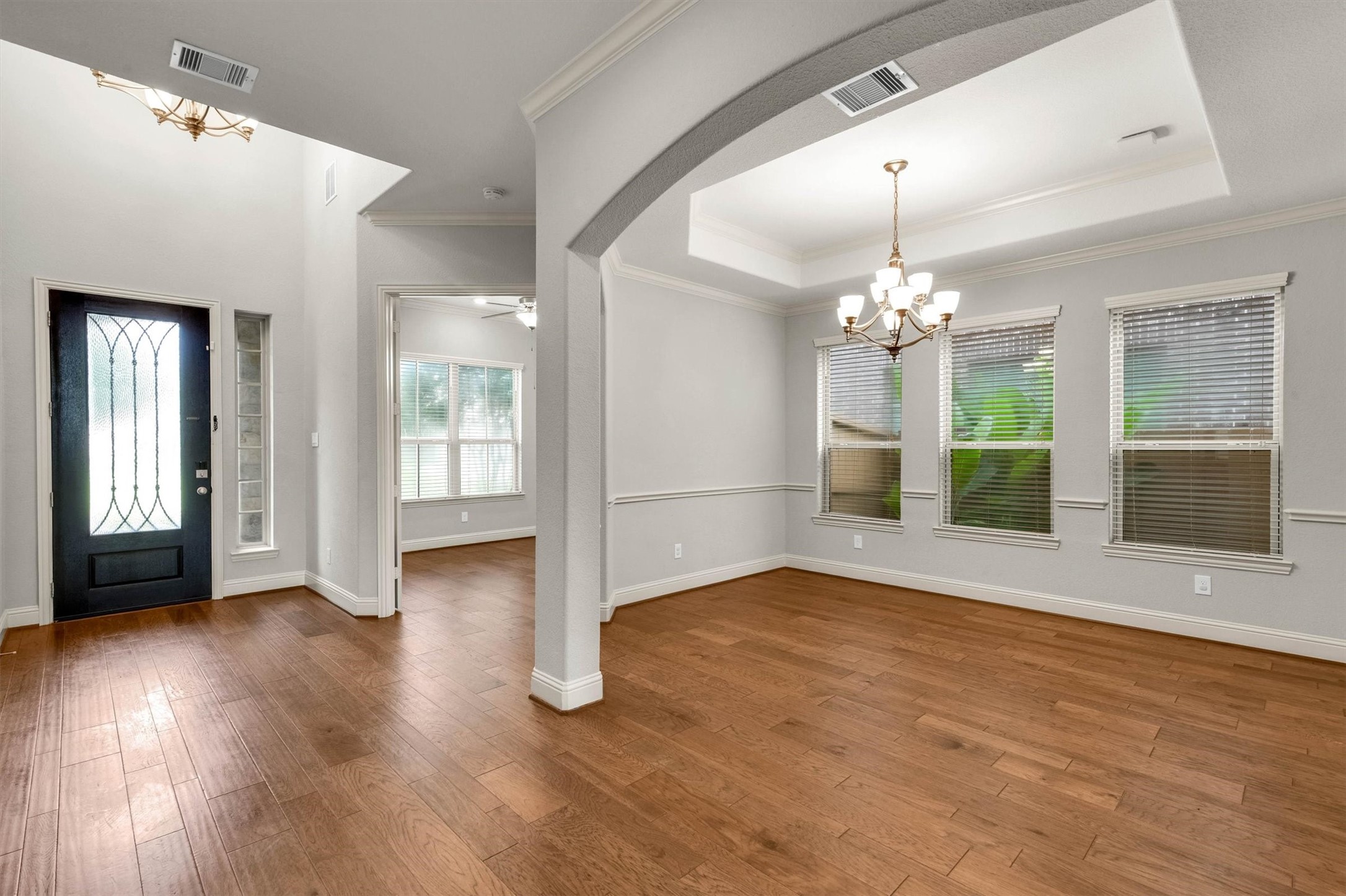 13619 Nearpoint Lane Property Photo 3