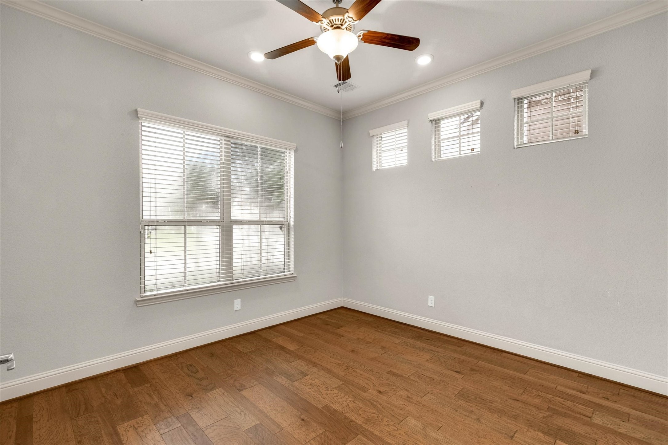 13619 Nearpoint Lane Property Photo 4