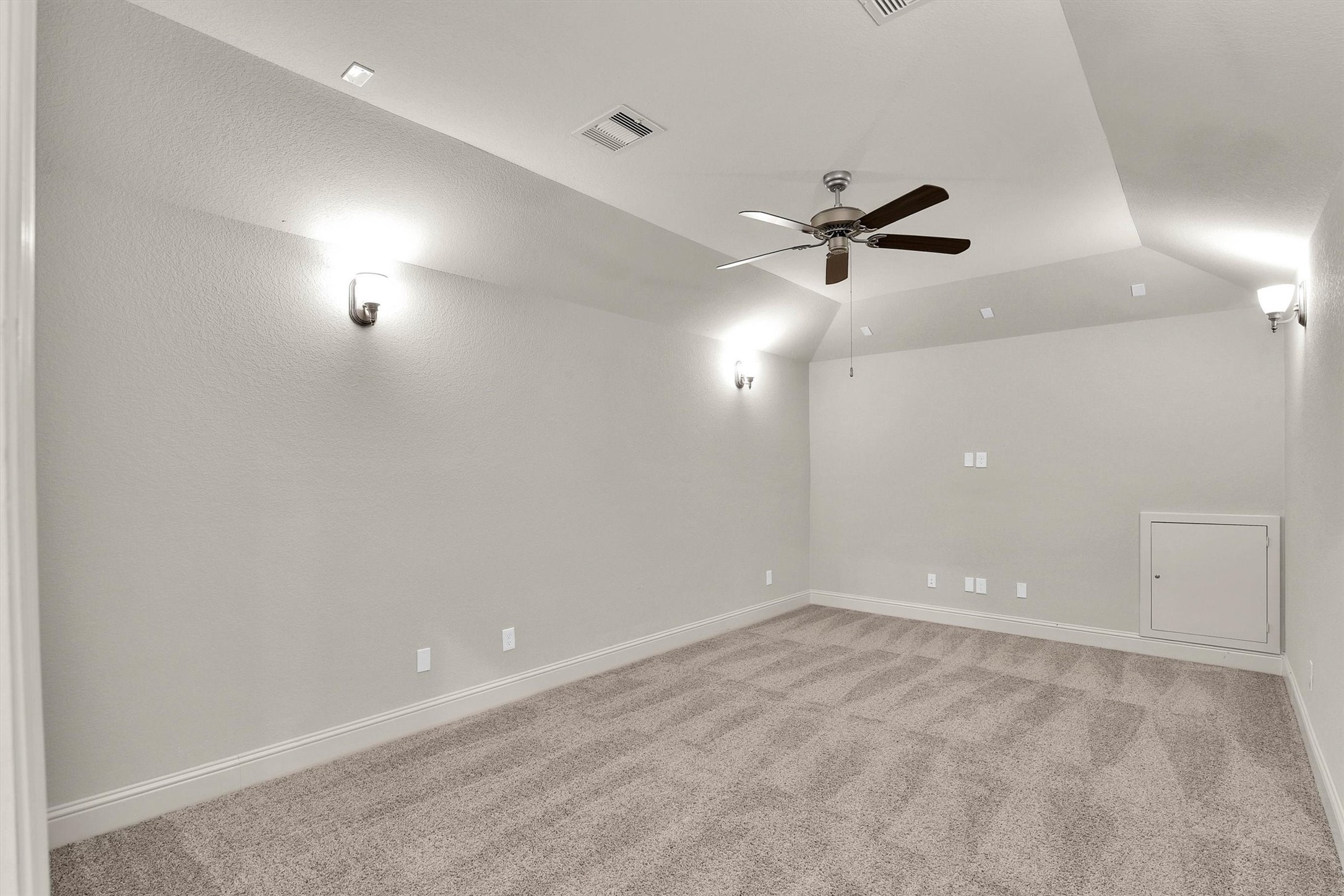 13619 Nearpoint Lane Property Photo 28
