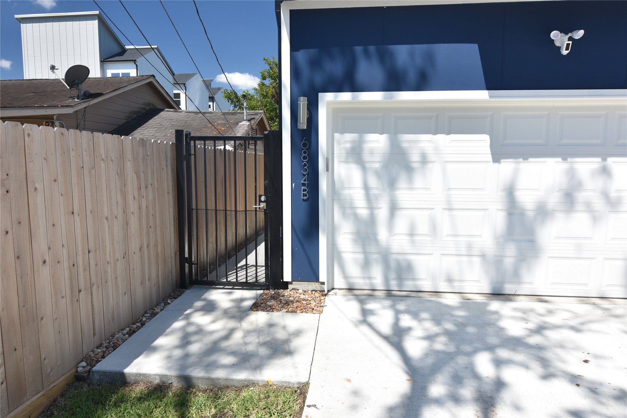 6834 B Foster Street Property Photo 4