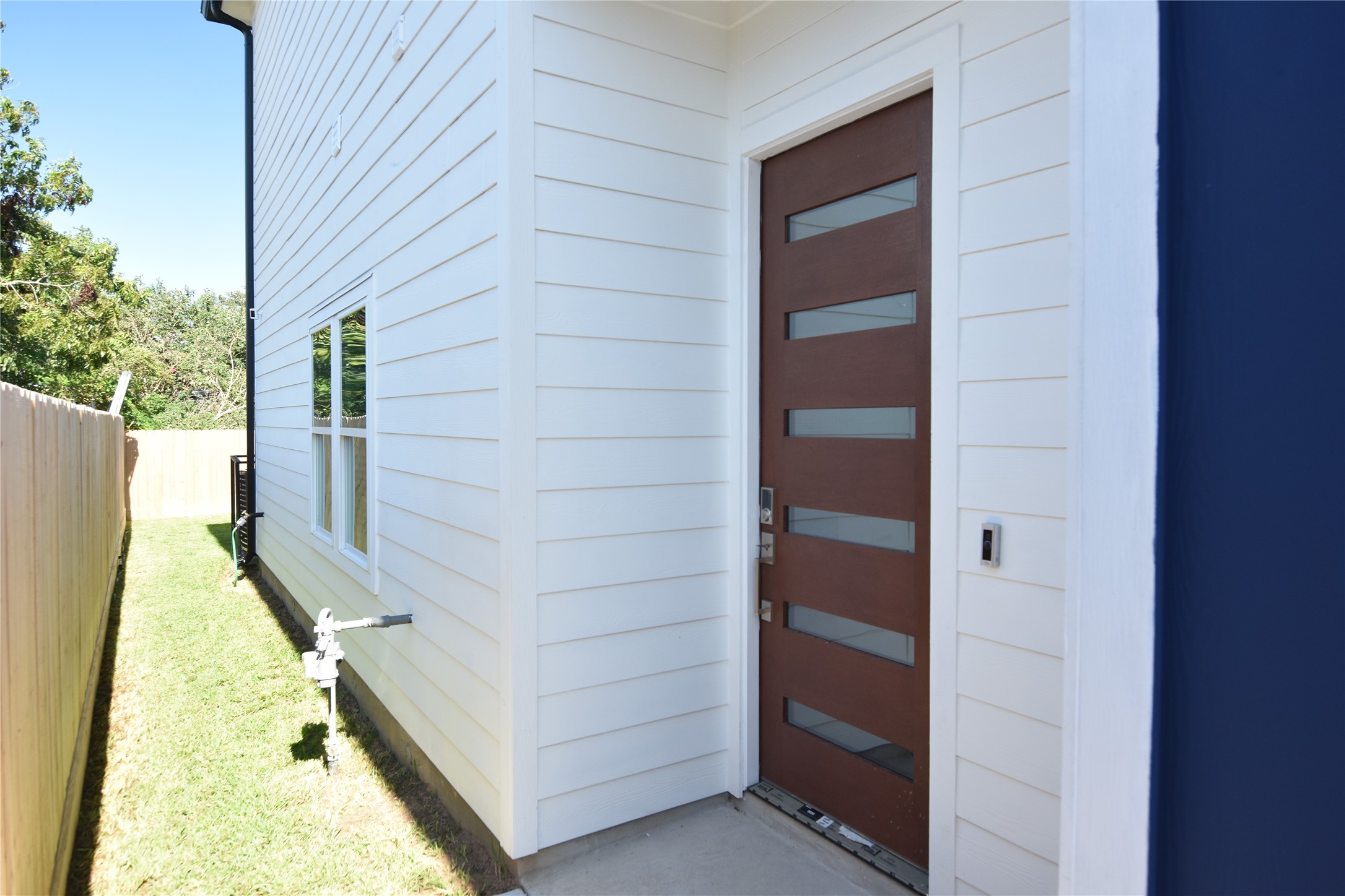 6834 B Foster Street Property Photo 6
