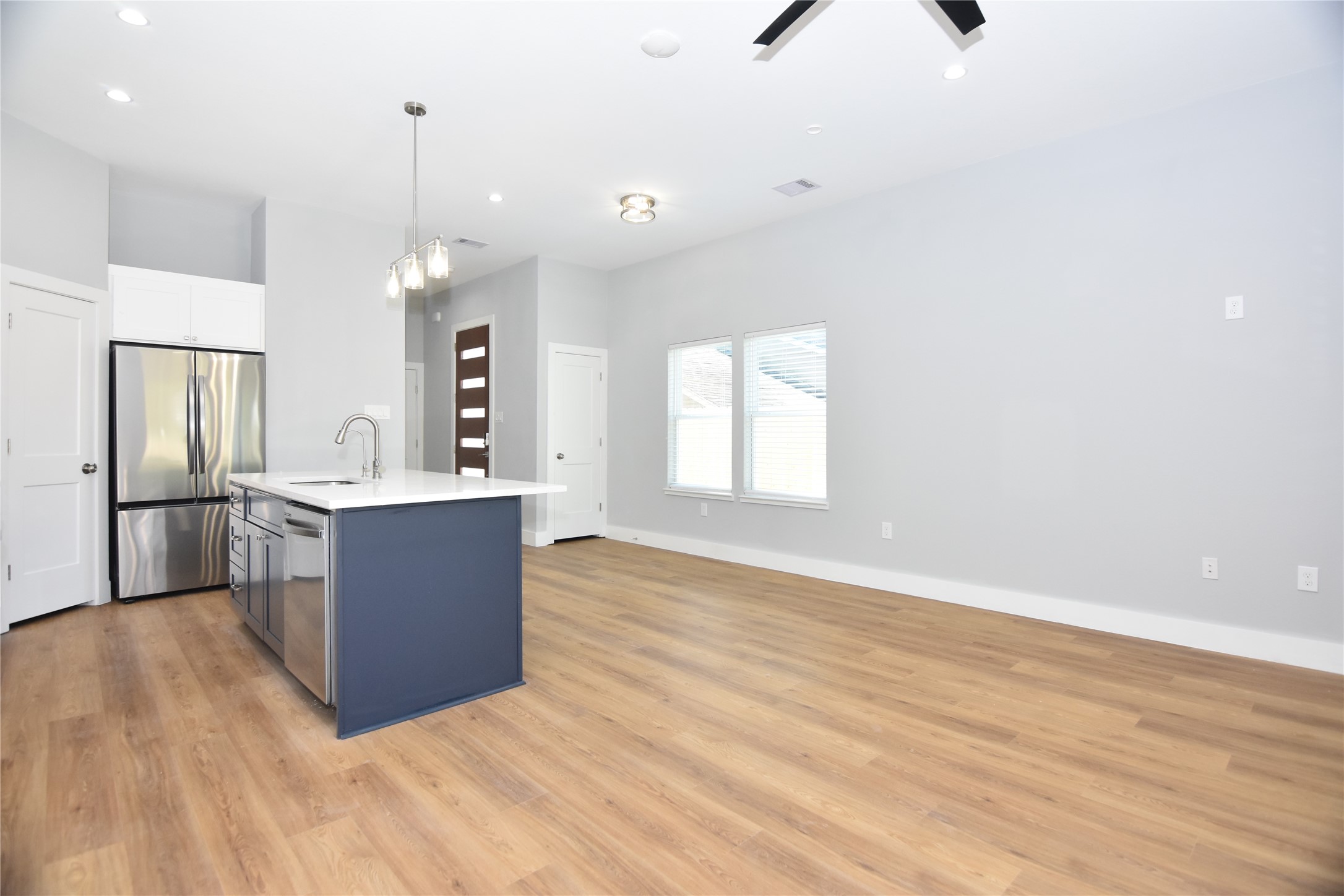 6834 B Foster Street Property Photo 10