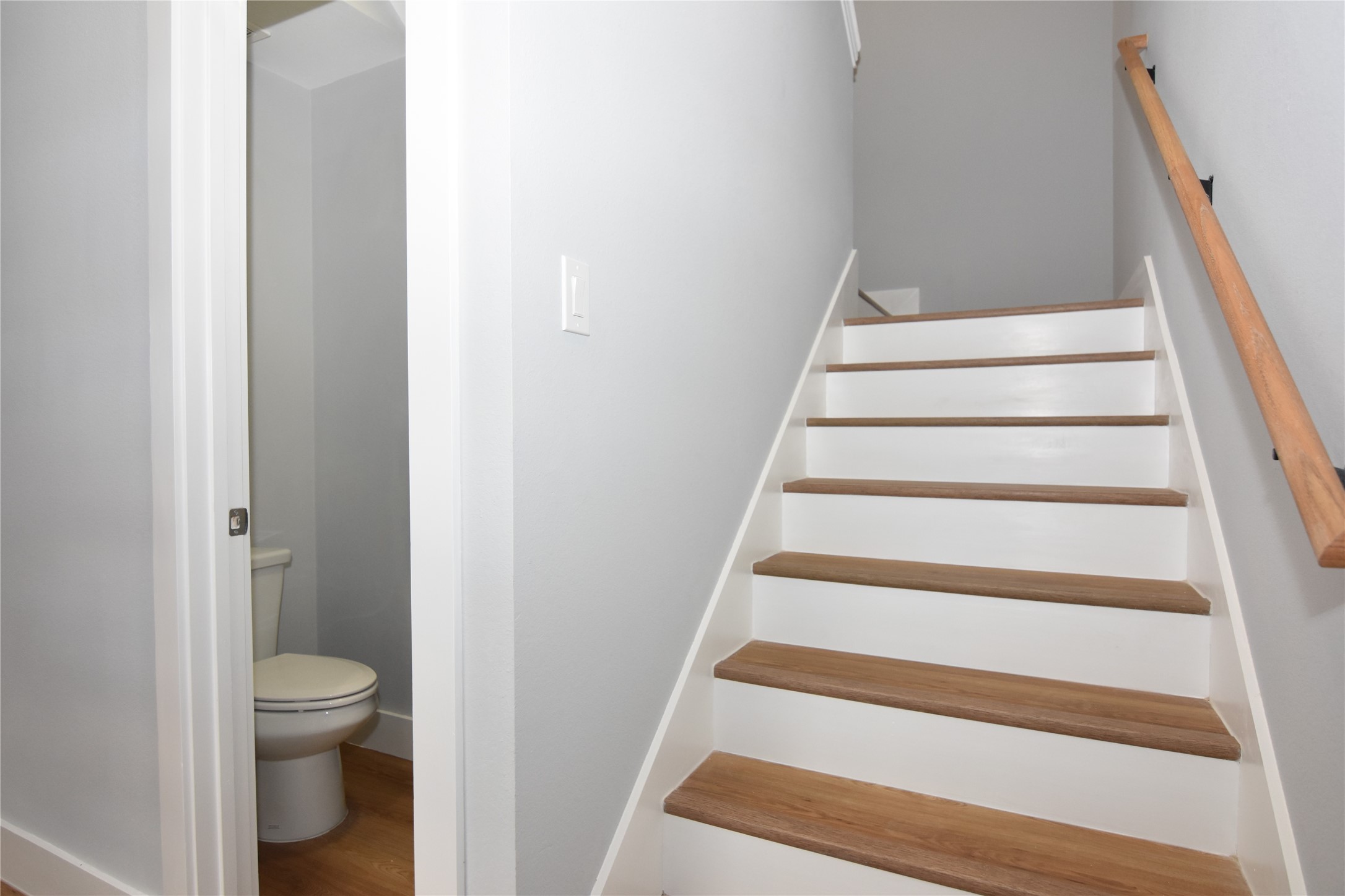 6834 B Foster Street Property Photo 14
