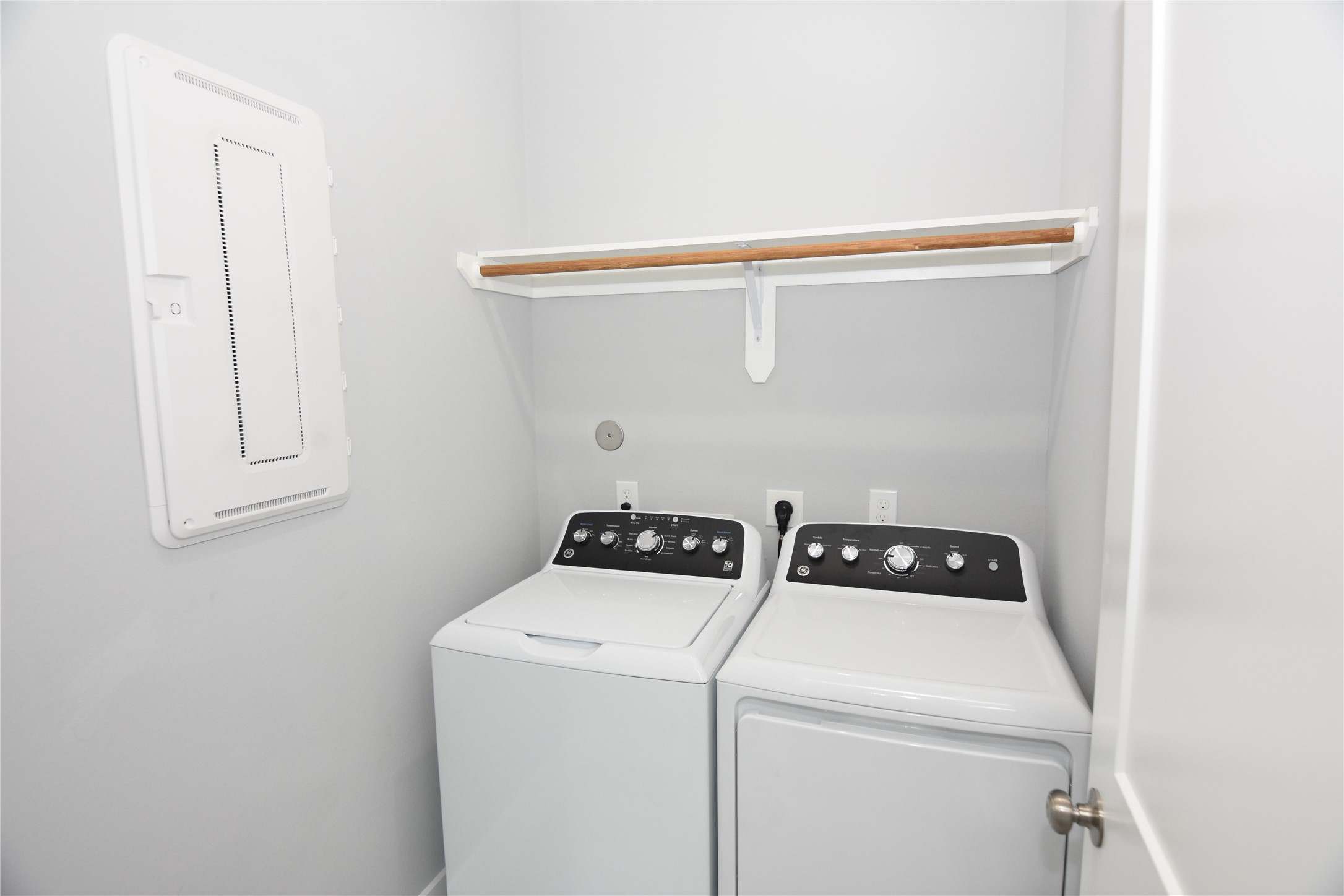 6834 B Foster Street Property Photo 27