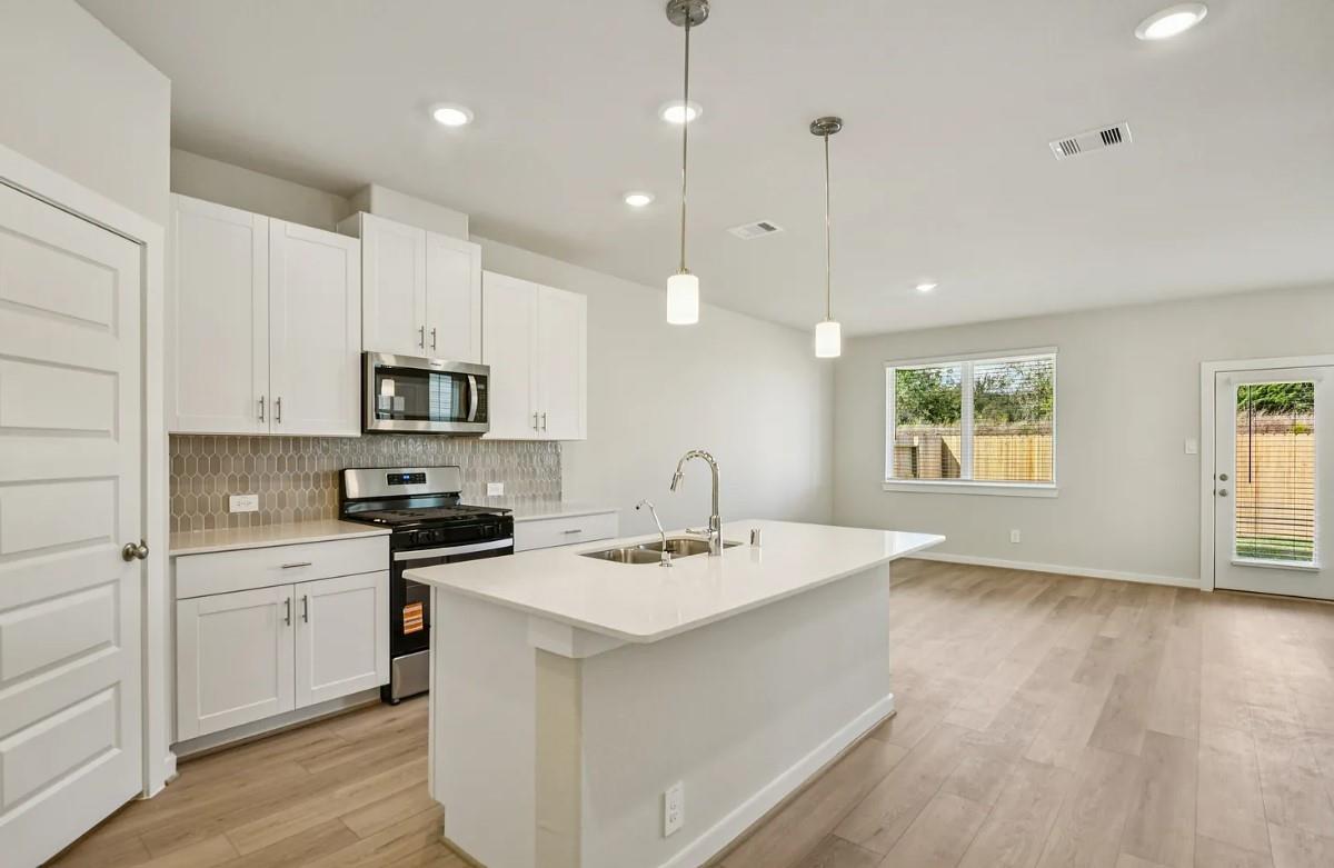 2203 Boardwalk Lane, Kemah Tx 77565 Property Photo 1