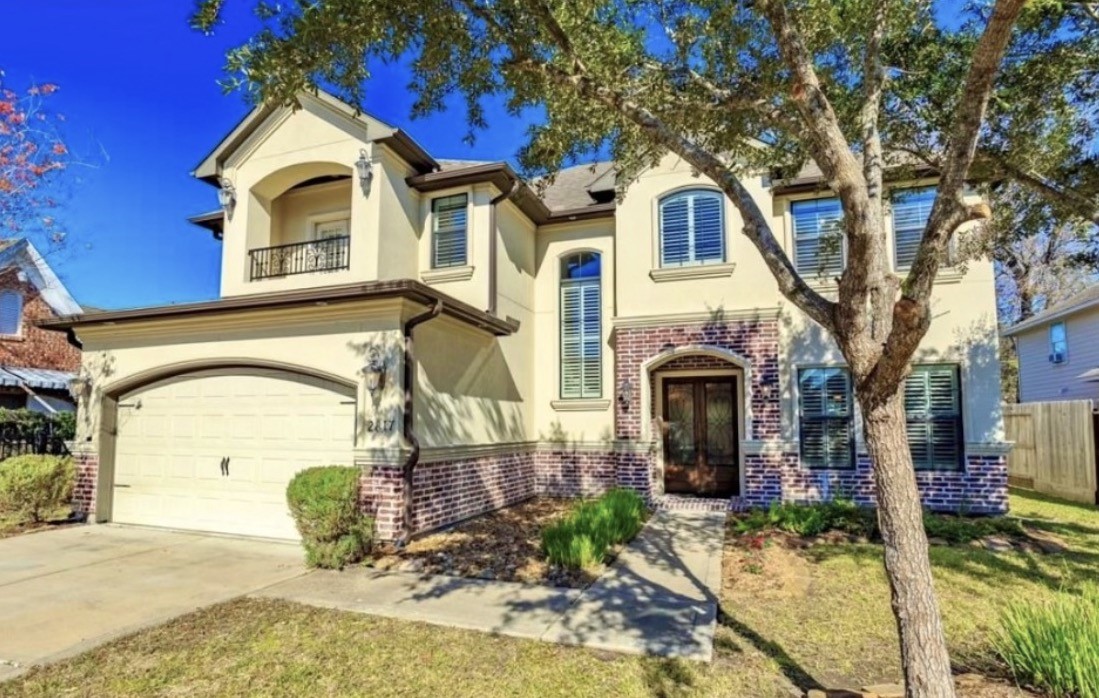 2817 Rosewood Street Property Photo 2