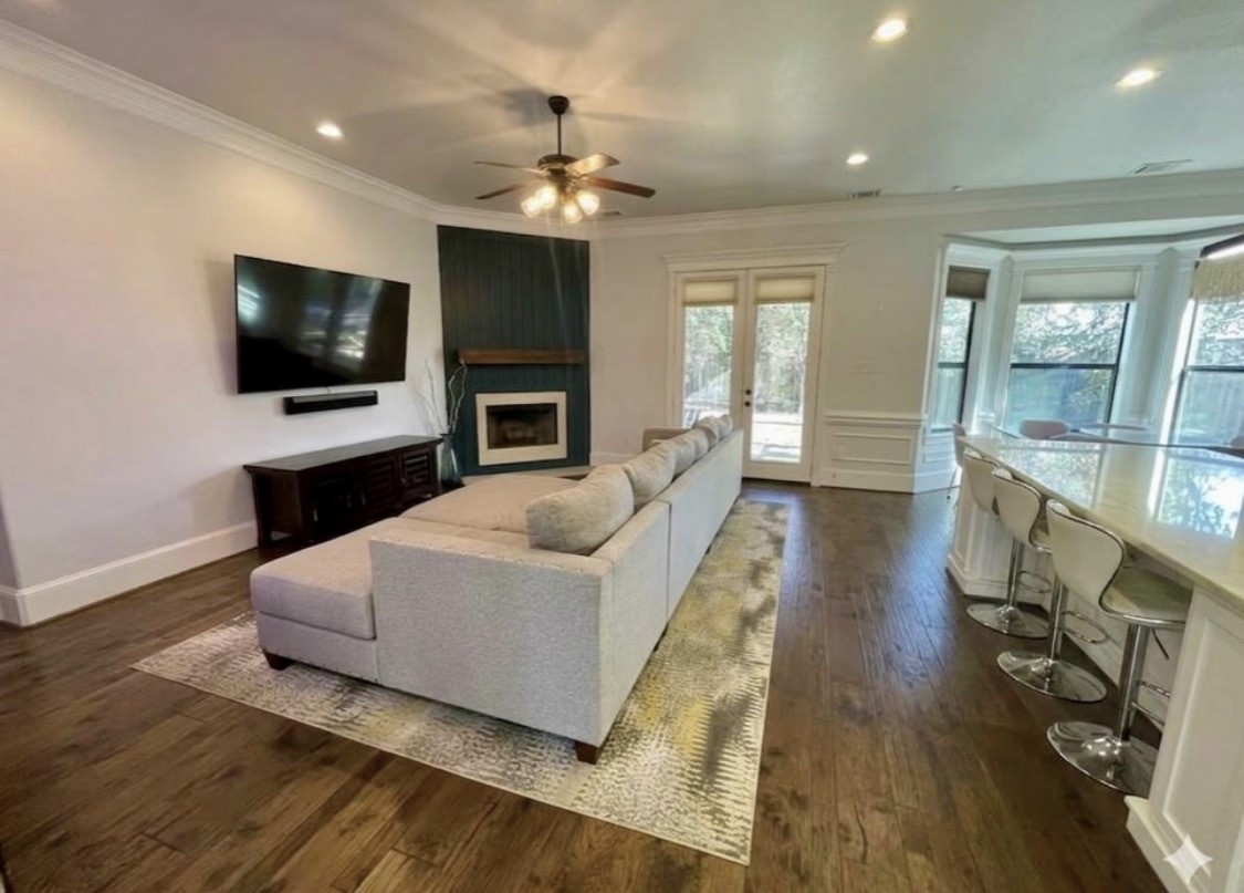 2817 Rosewood Street Property Photo 8