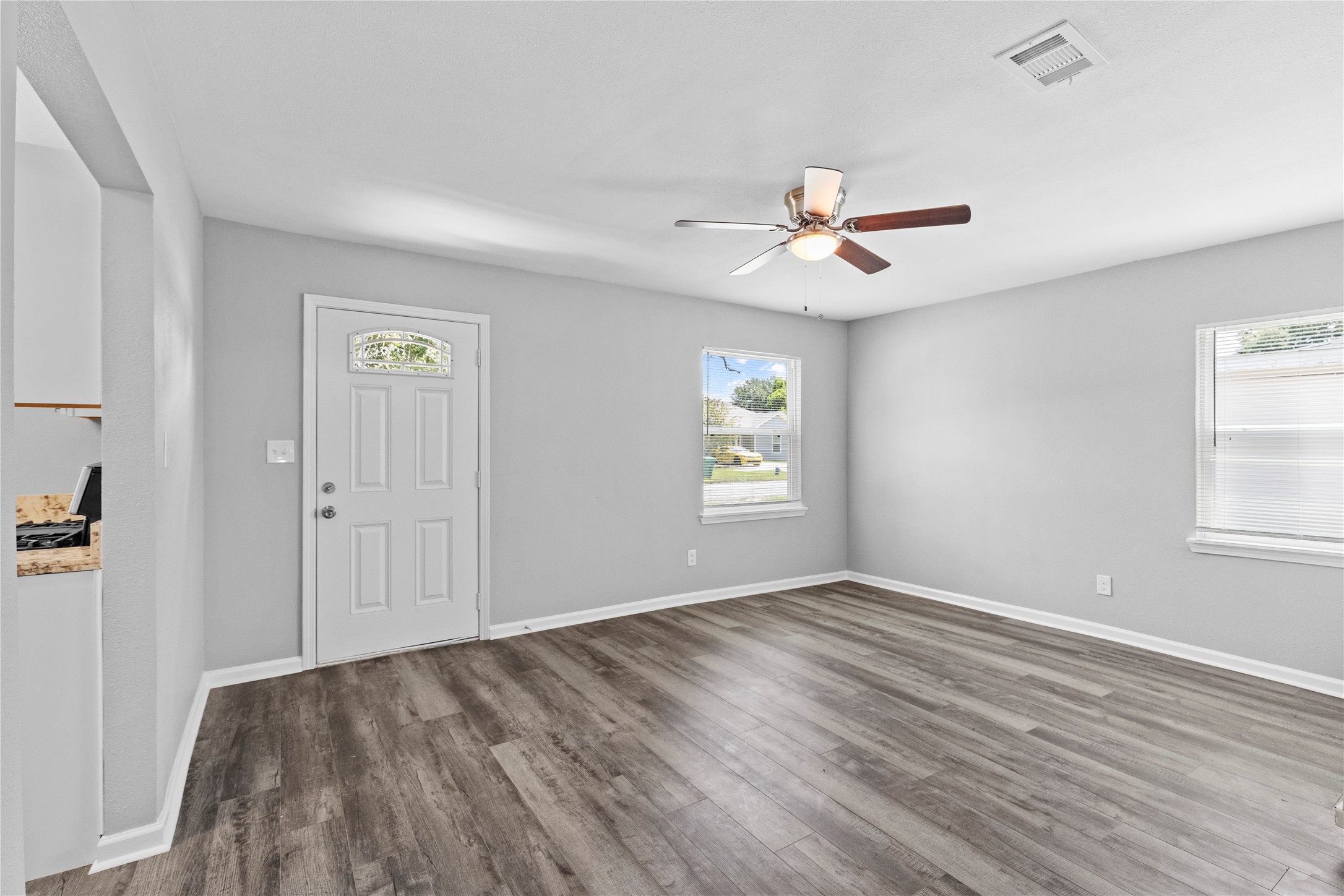 4838 Van Fleet Street Property Photo 4
