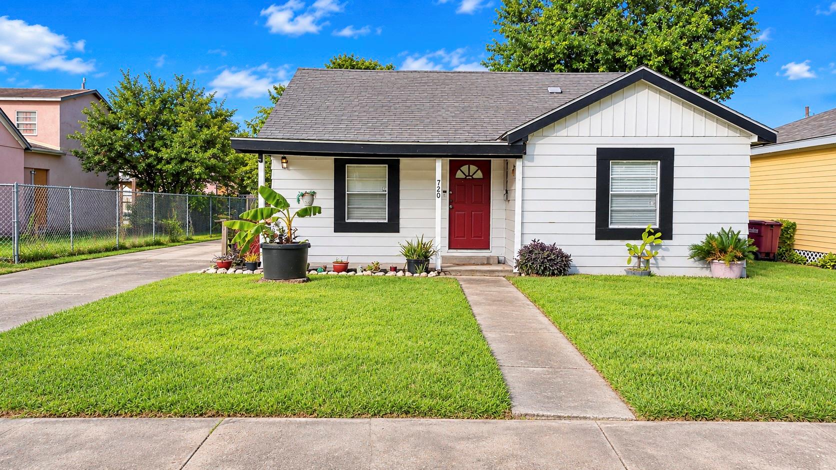 720 N Avenue B, Freeport Tx 77541 Property Photo 1