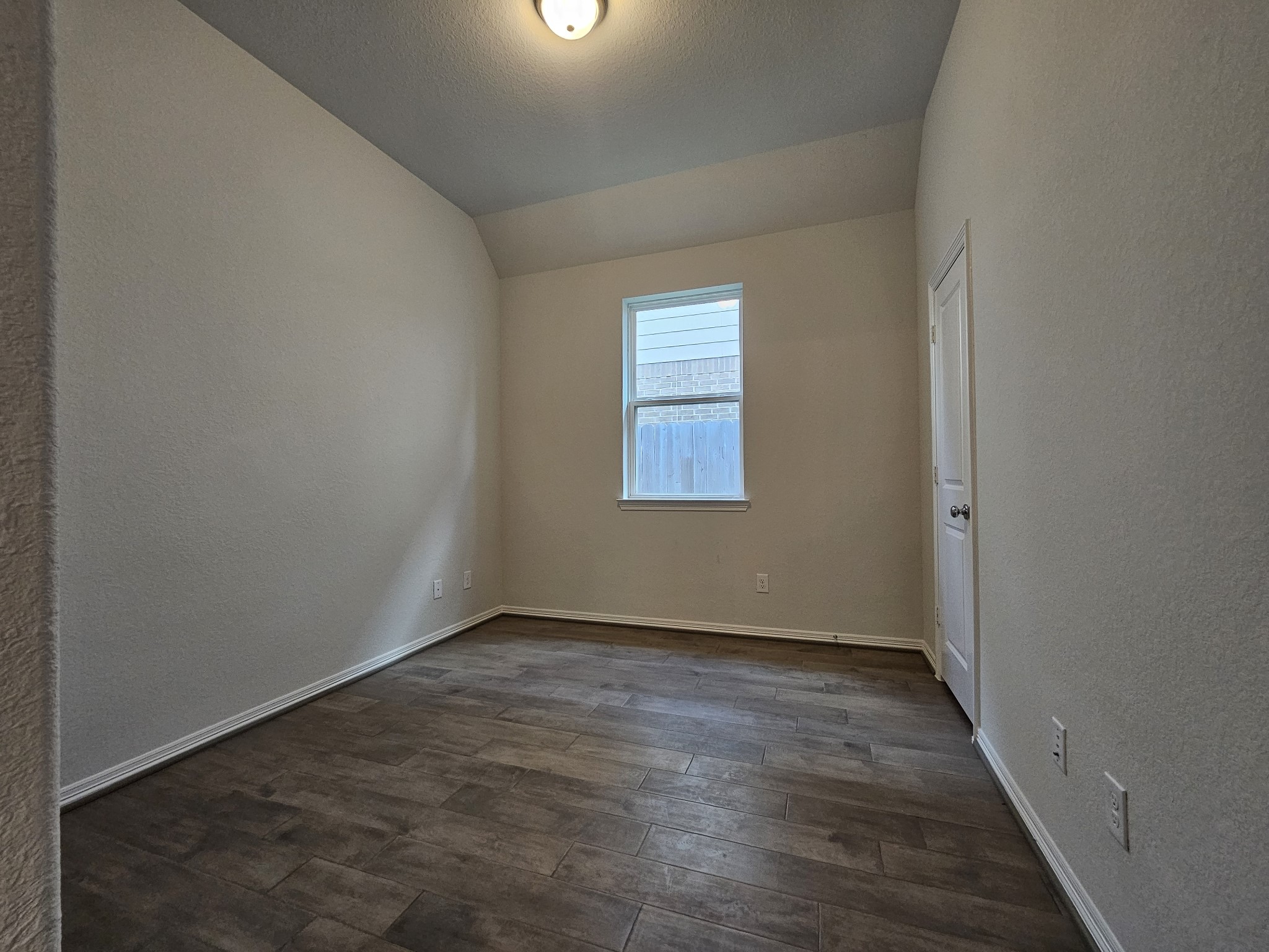 2414 Manor Valley Lane Property Photo 18
