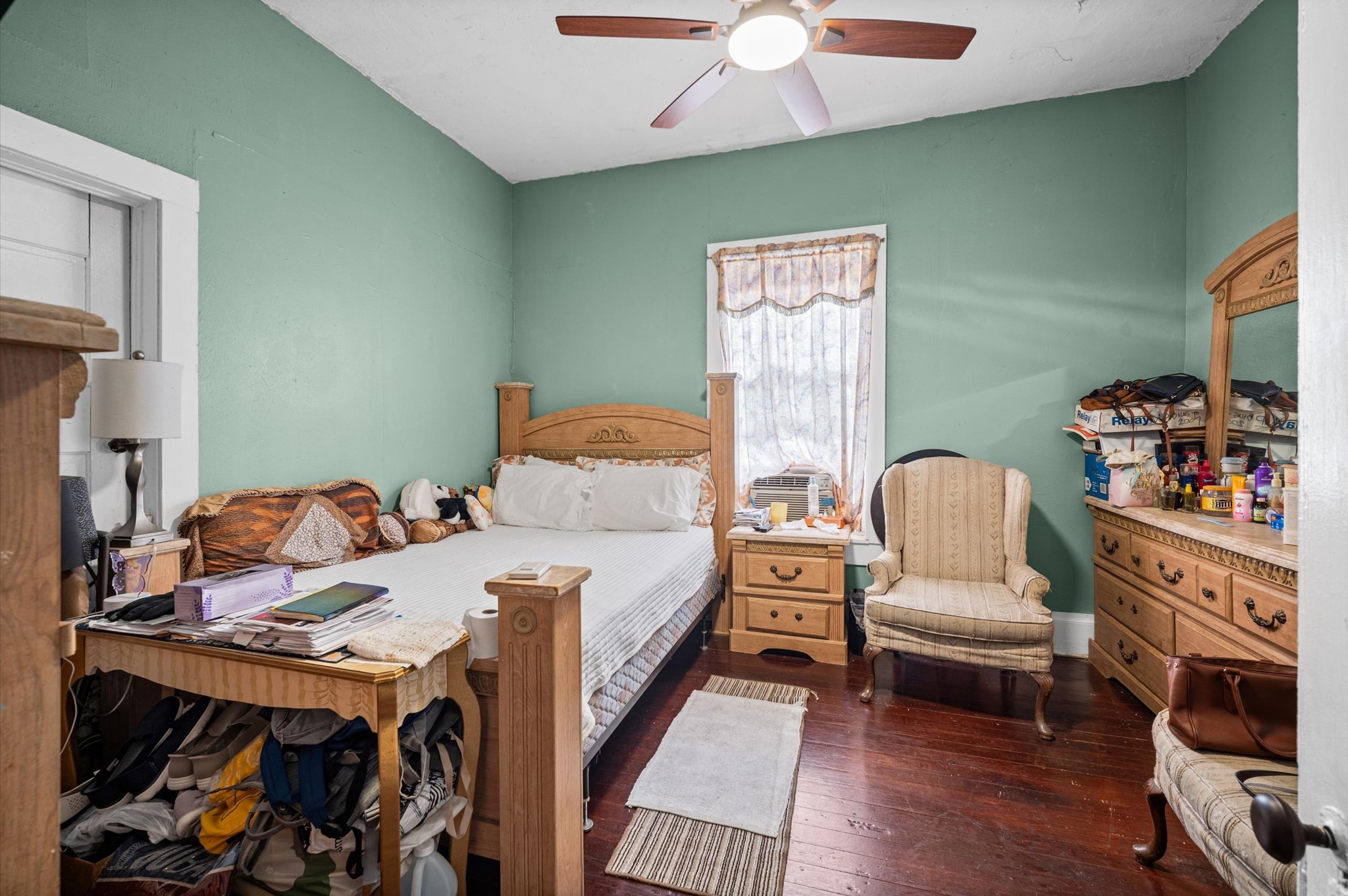 320 Eichwurzel Lane Property Photo 6