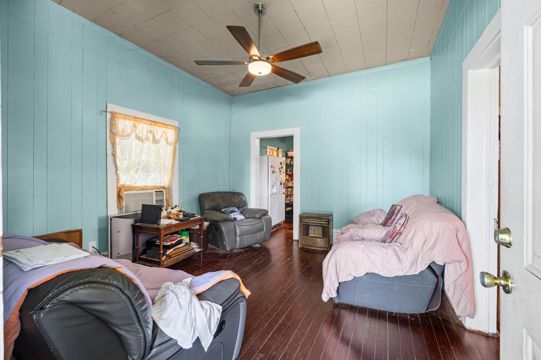 320 Eichwurzel Lane Property Photo 7