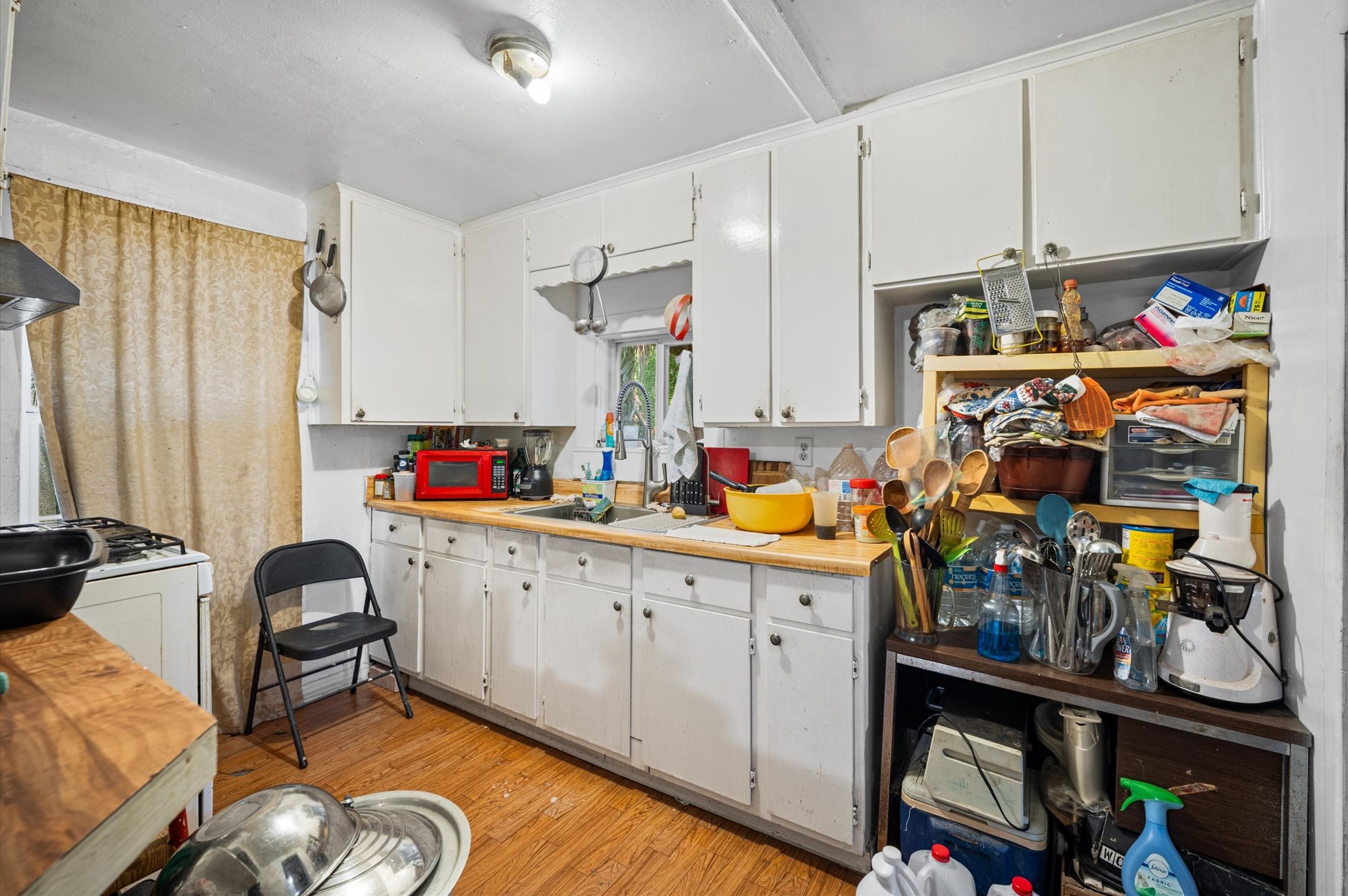 320 Eichwurzel Lane Property Photo 11