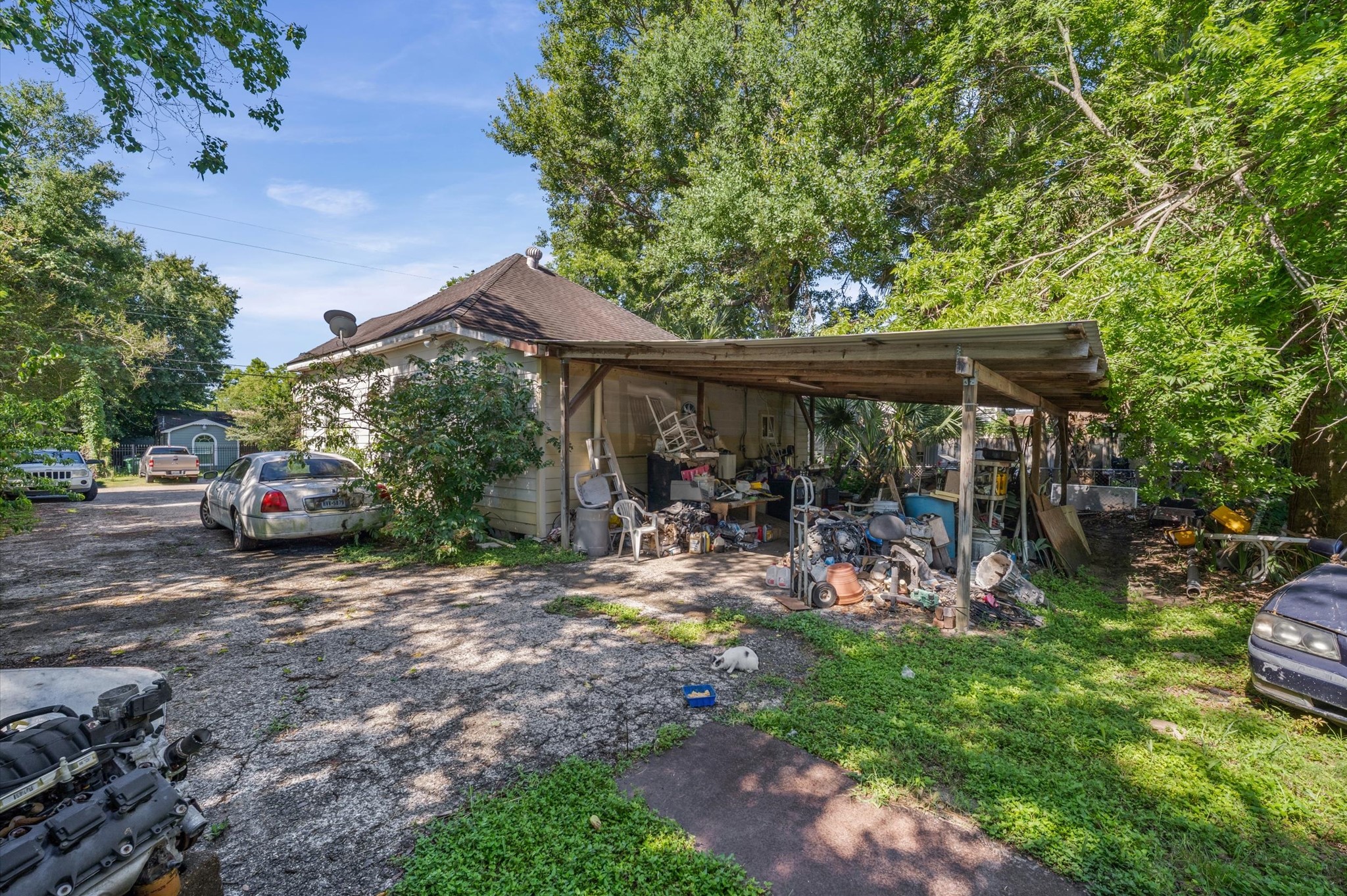 320 Eichwurzel Lane Property Photo 16