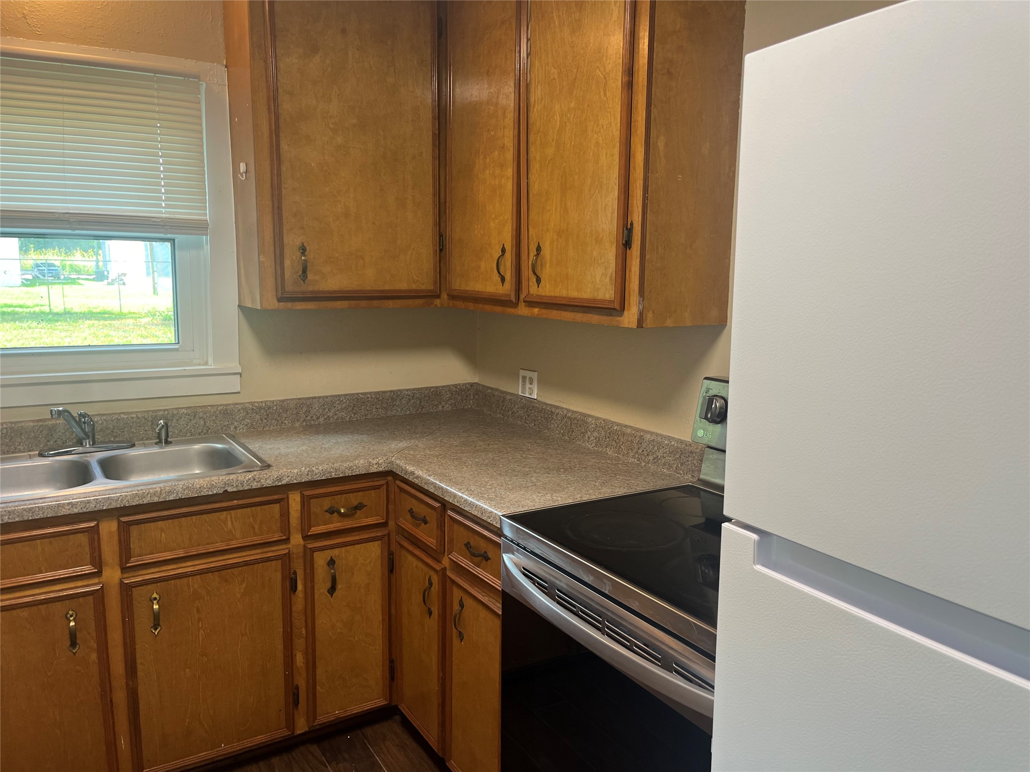 527 2nd Street Property Photo 15