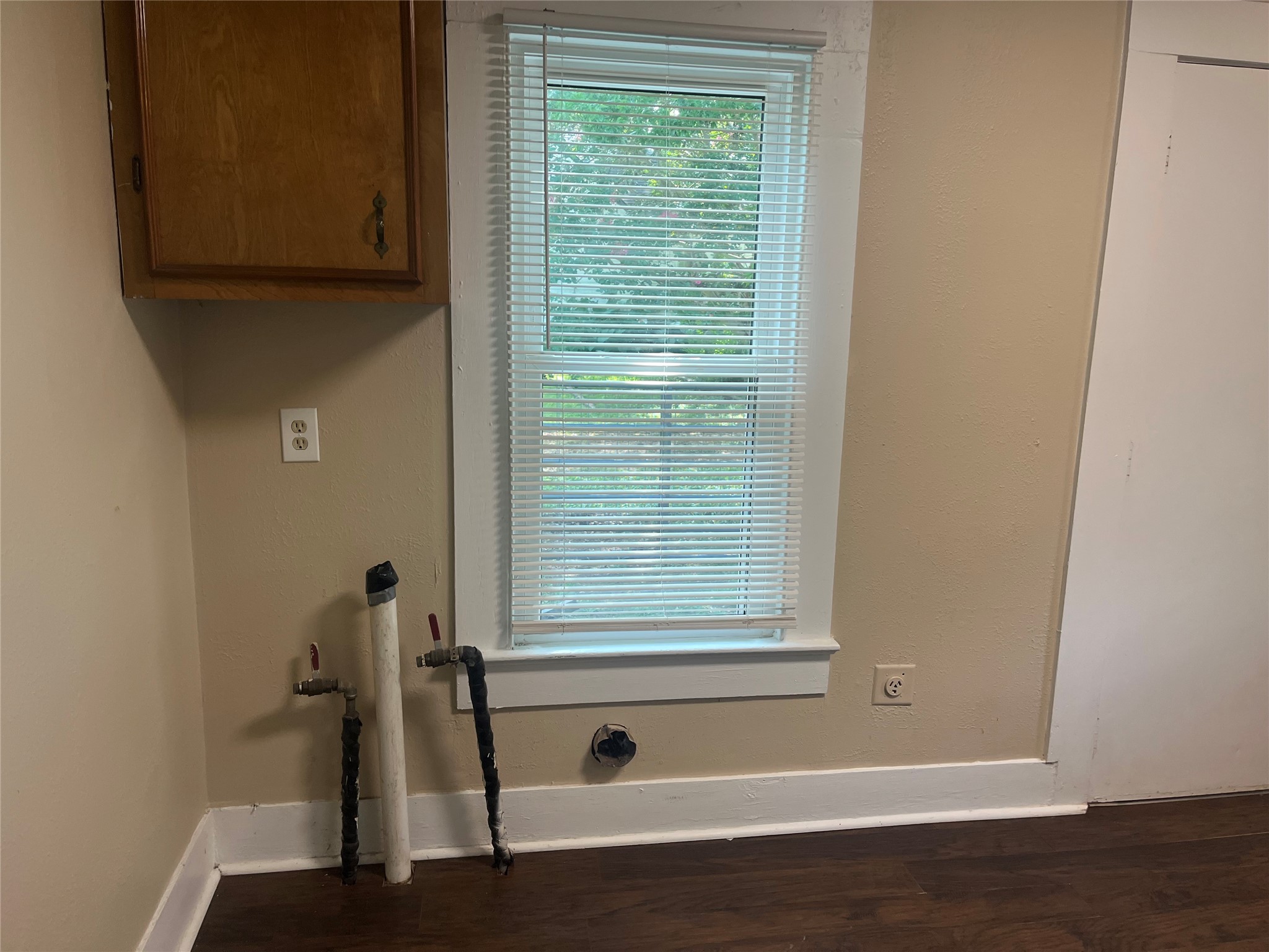 527 2nd Street Property Photo 16