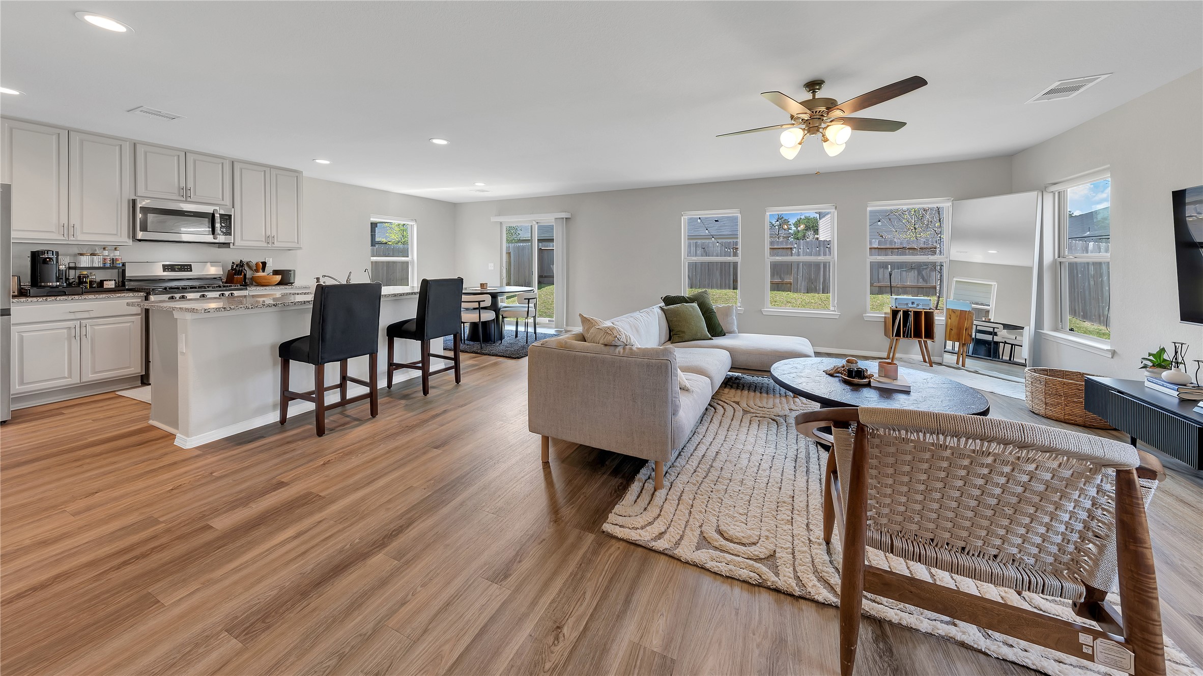 2147 Twisted Cedar Court Property Photo 6