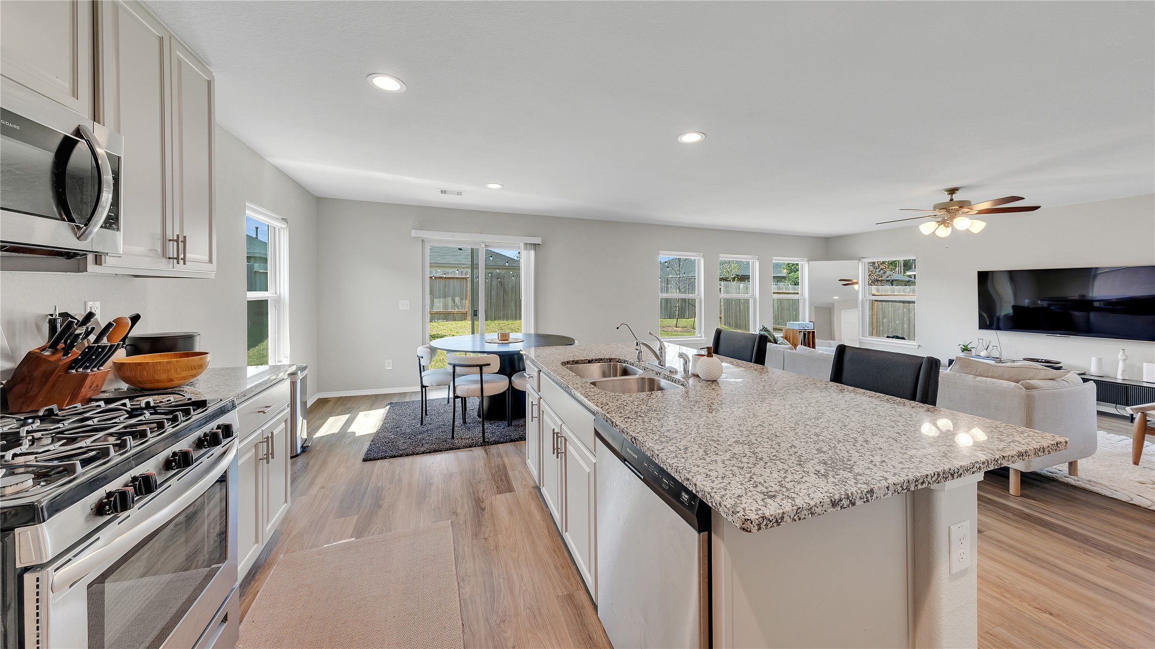 2147 Twisted Cedar Court Property Photo 11