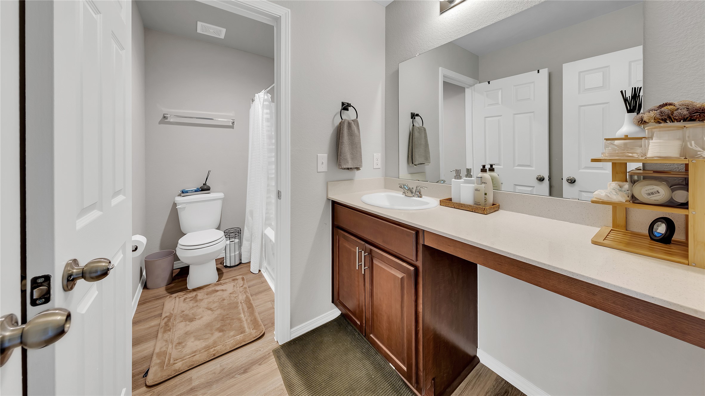 2147 Twisted Cedar Court Property Photo 17
