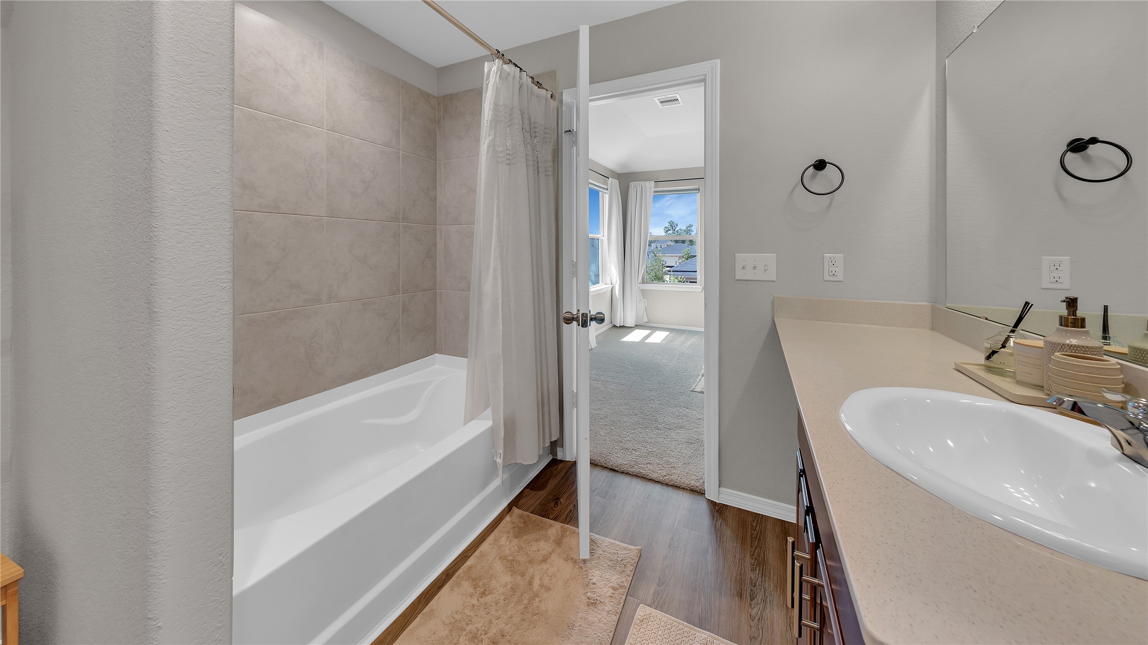 2147 Twisted Cedar Court Property Photo 24