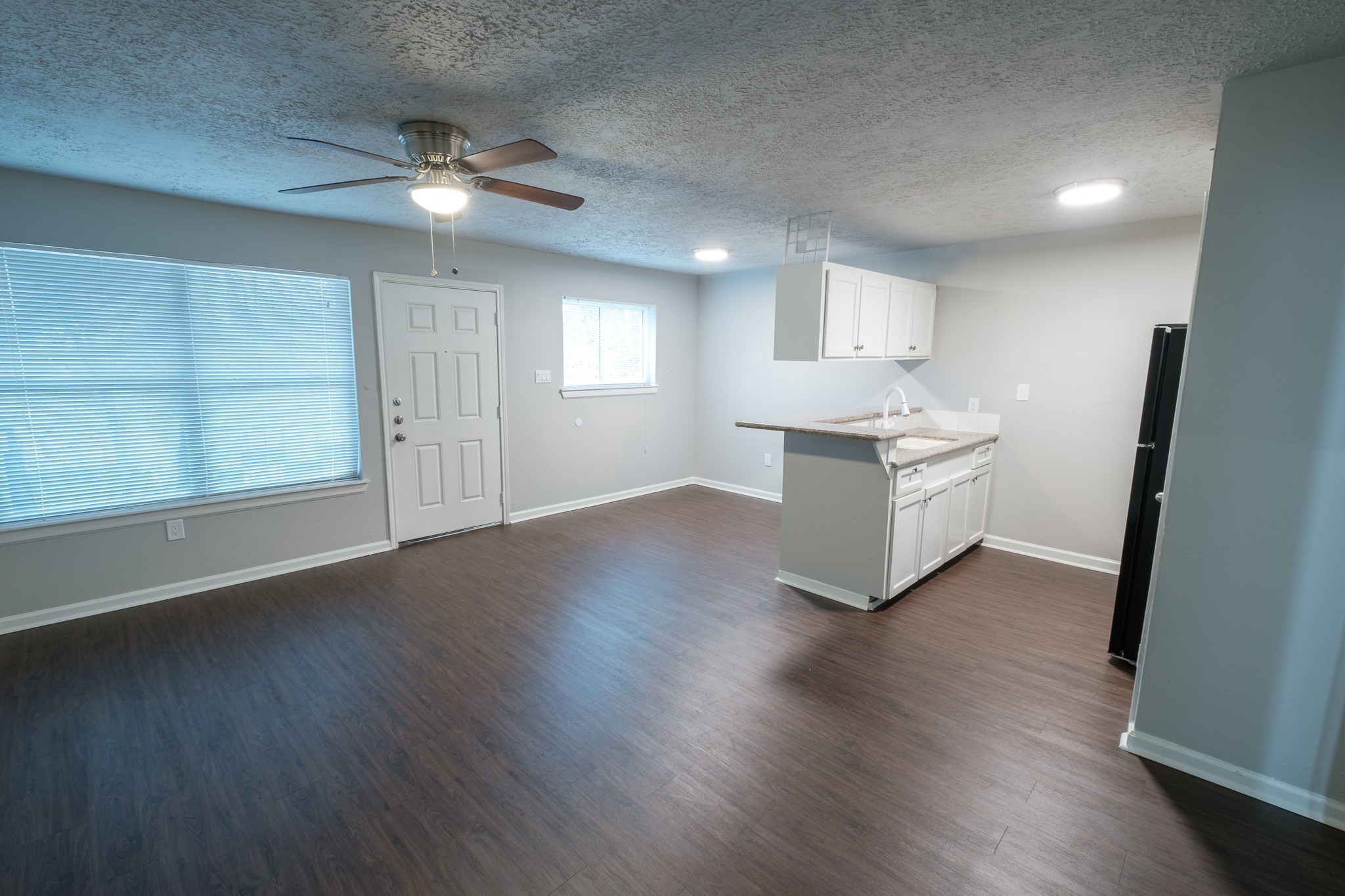 6519 Sloan 8 Property Photo 1