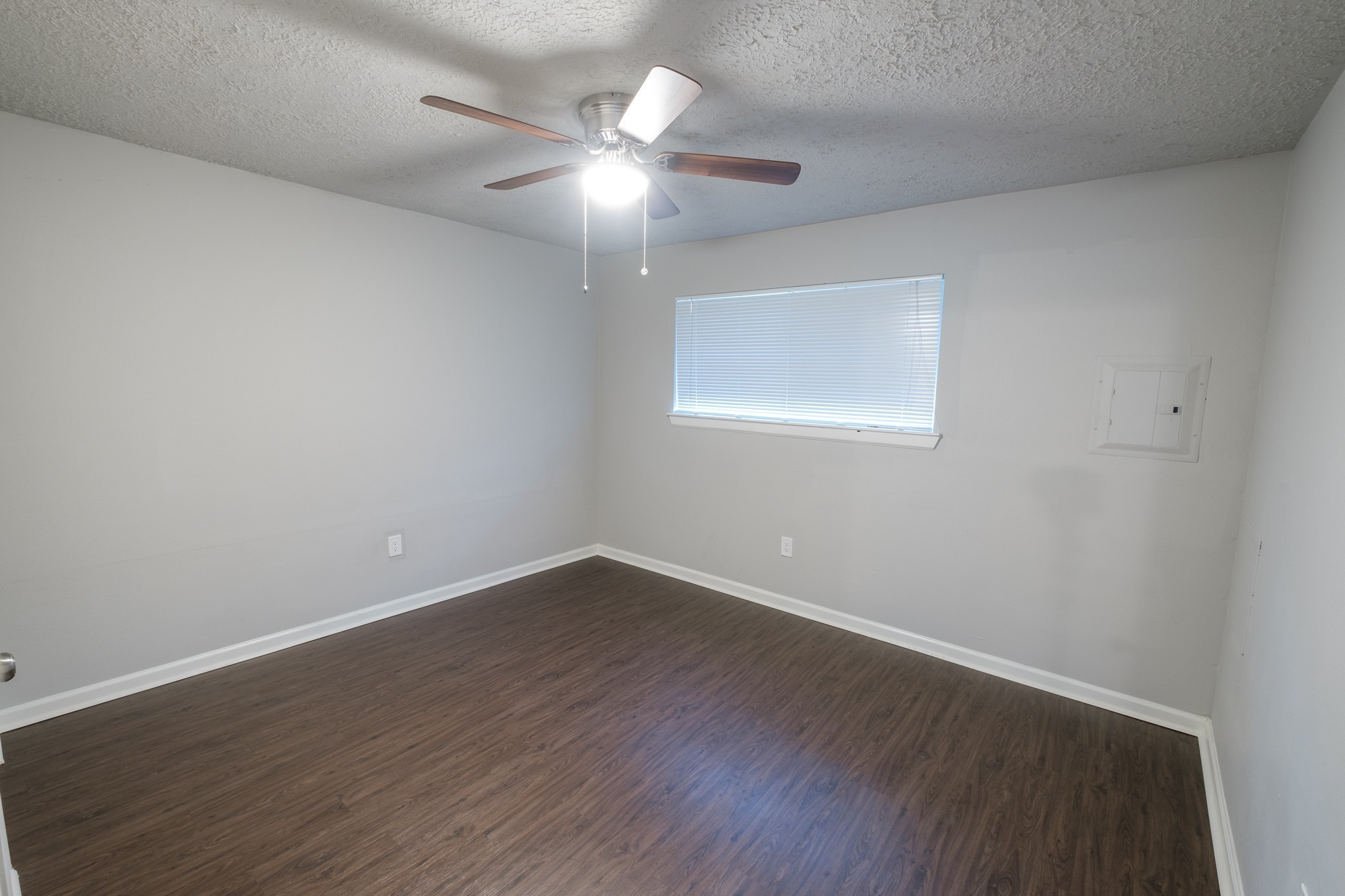 6519 Sloan 8 Property Photo 3