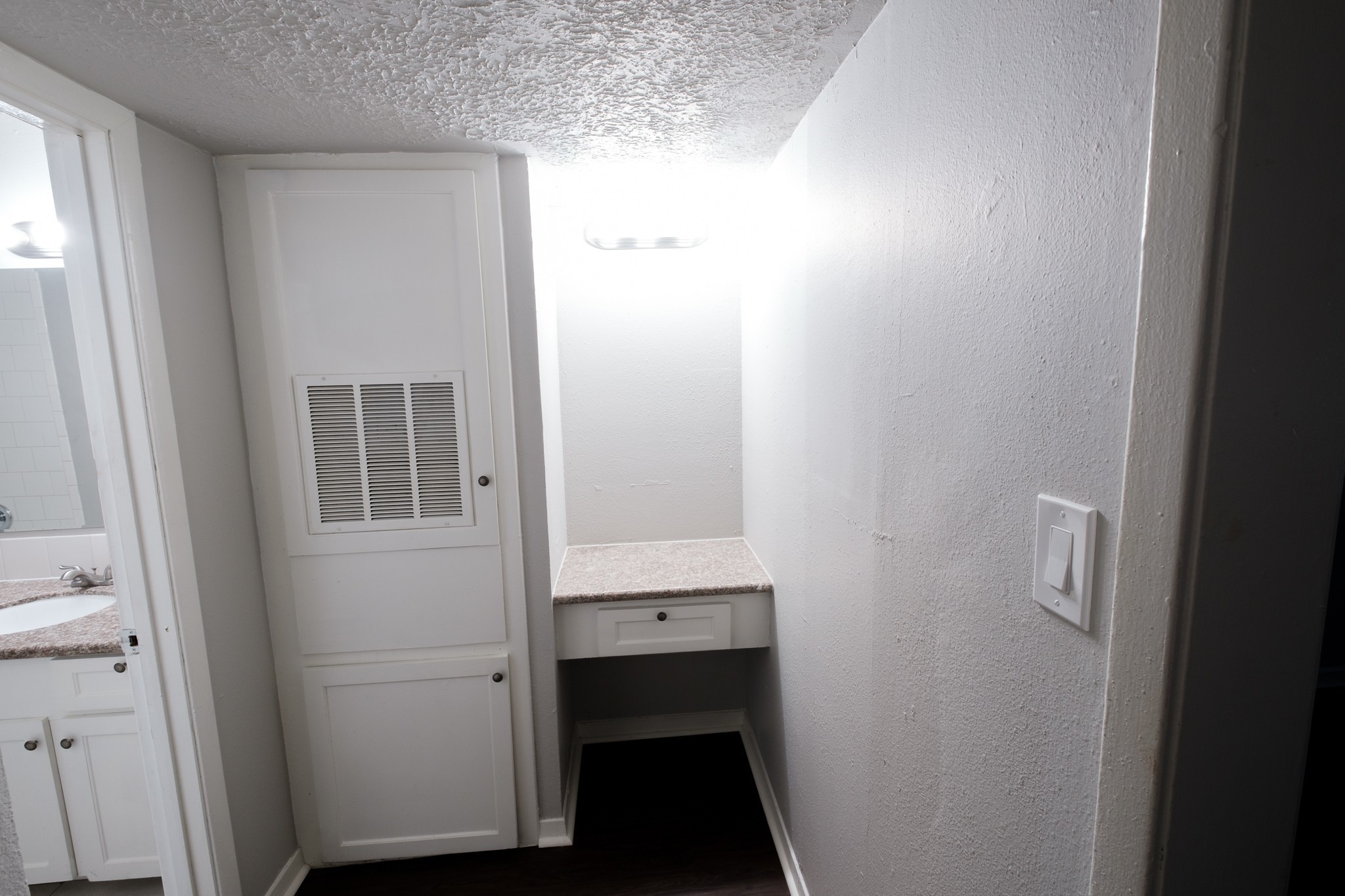 6519 Sloan 8 Property Photo 7