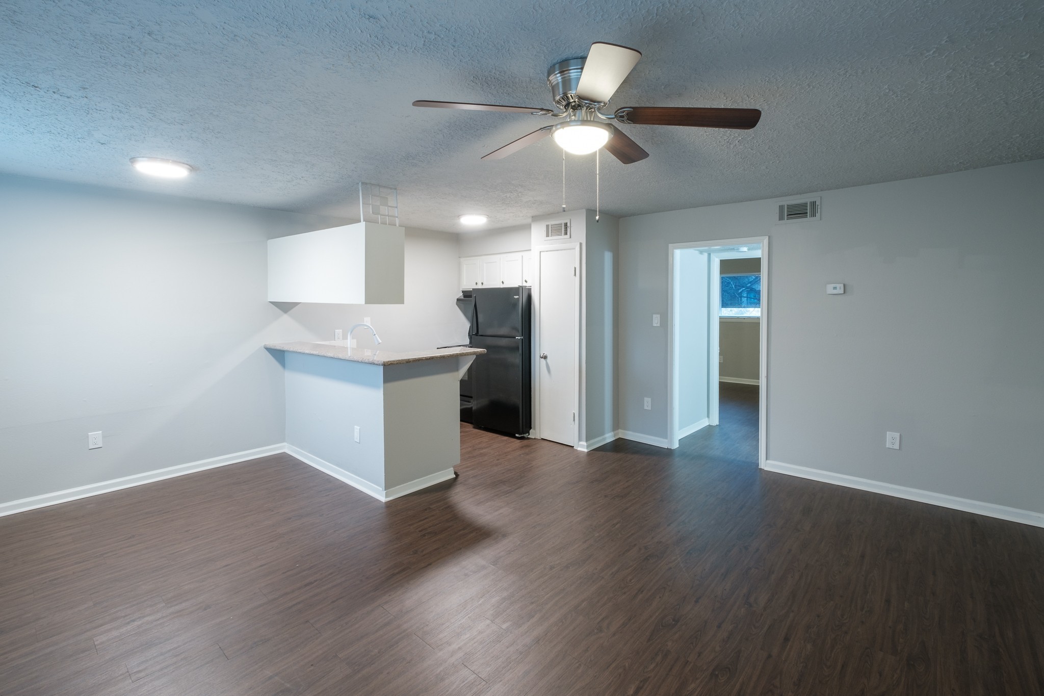 6519 Sloan 8 Property Photo 8