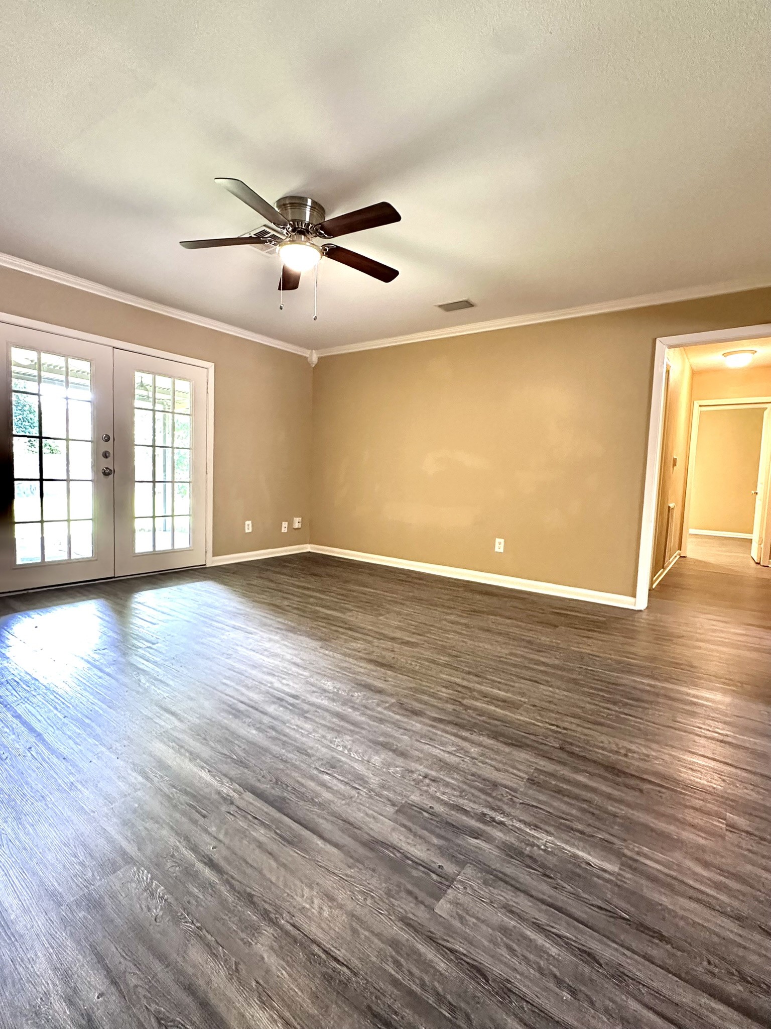 5830 Effingham Drive Property Photo 4
