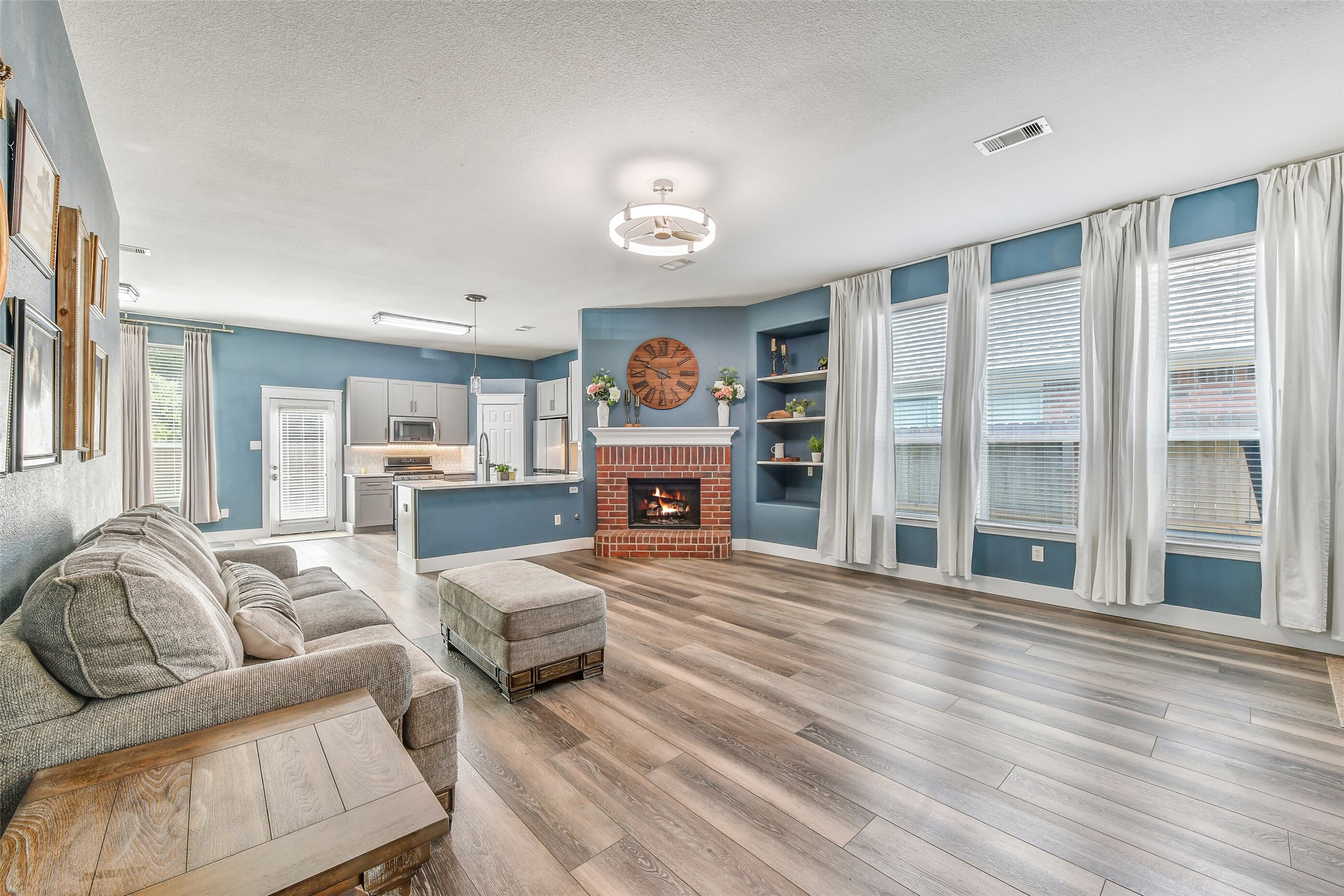 994 Jefferson Street Property Photo