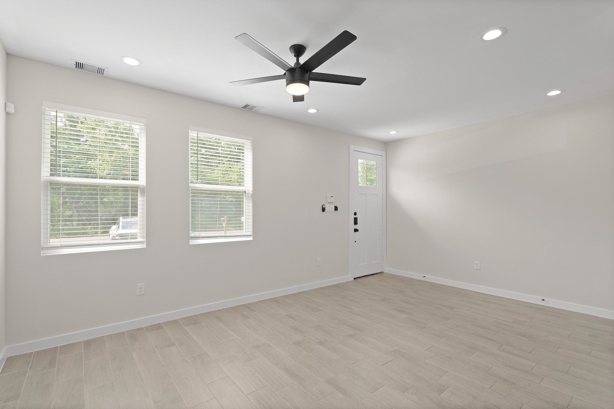 5544 Shreveport Boulevard B Property Photo 7