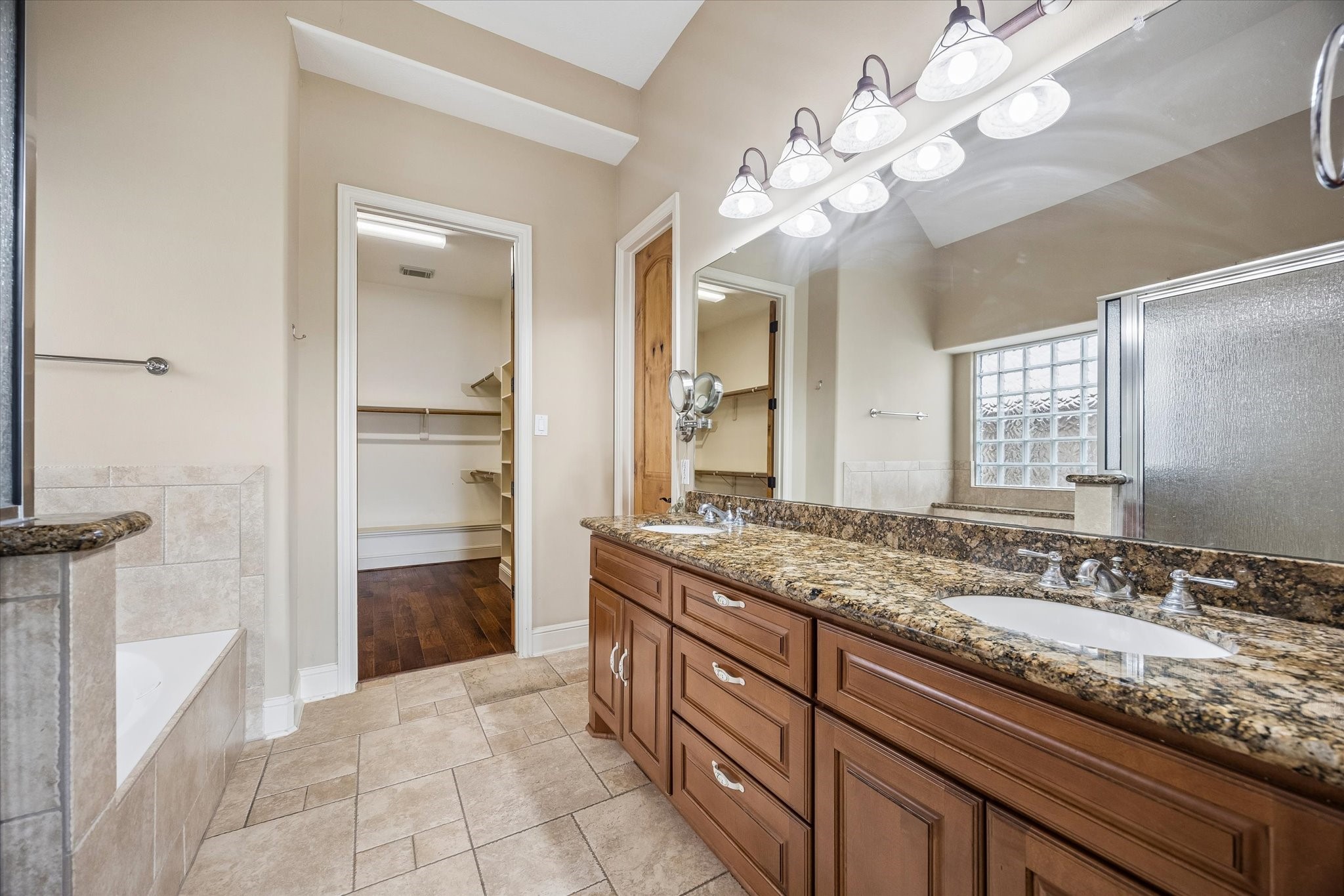 18910 Villa Bergamo Lane Property Photo 9
