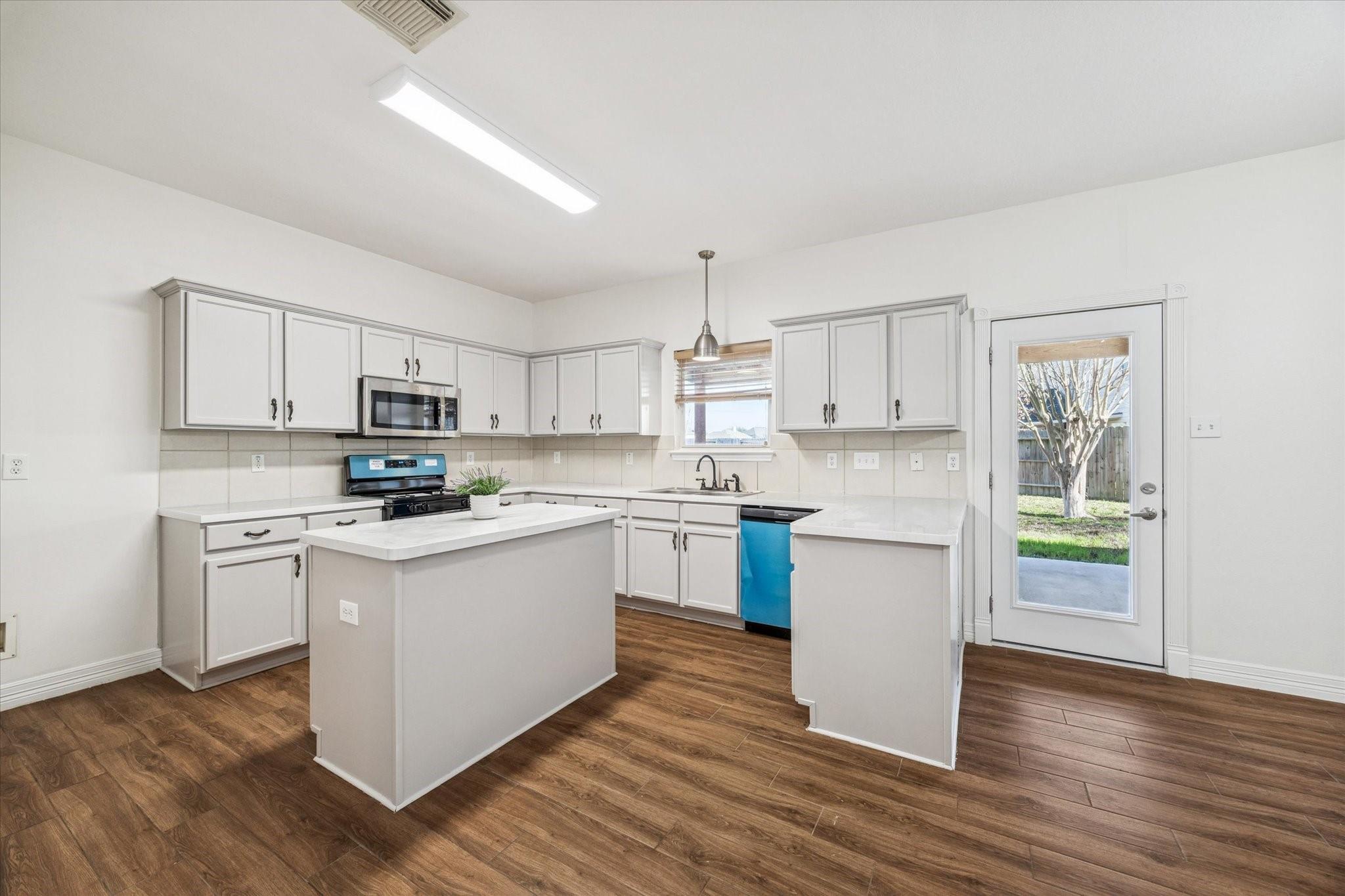 4534 Marquis Avenue, Baytown Tx 77521 Property Photo 12