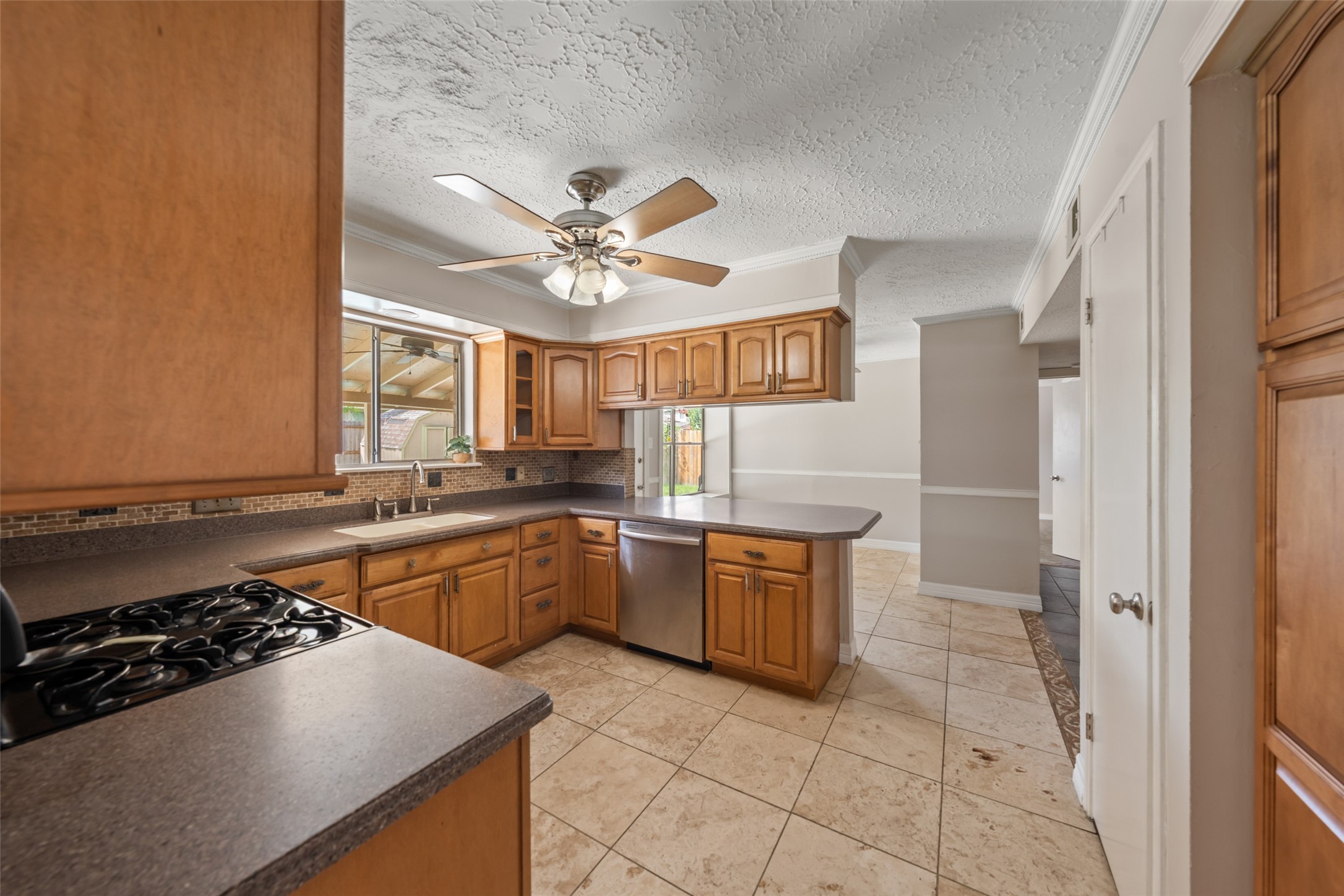 22303 Meadowrock Drive Property Photo 4