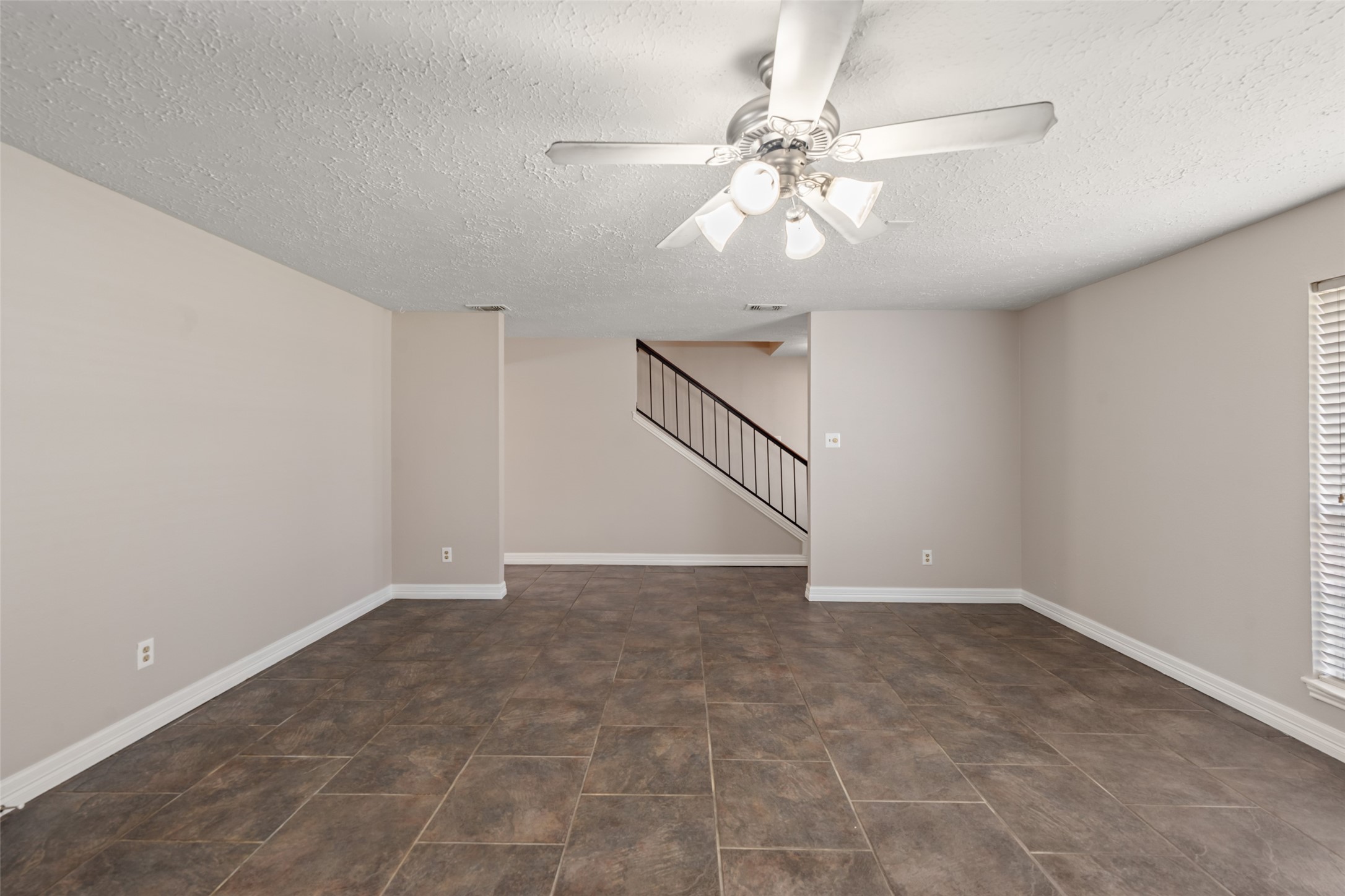 22303 Meadowrock Drive Property Photo 10