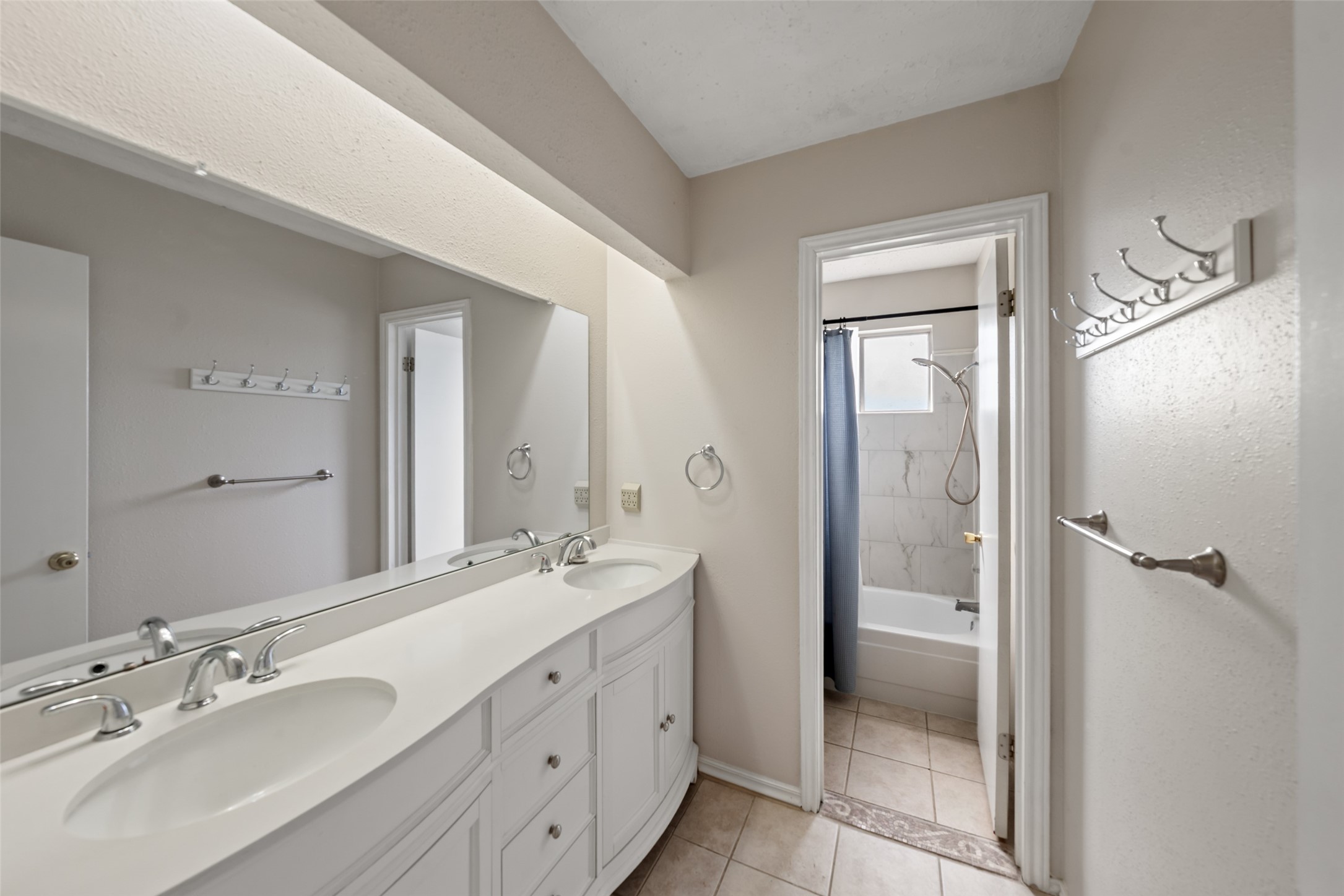 22303 Meadowrock Drive Property Photo 18