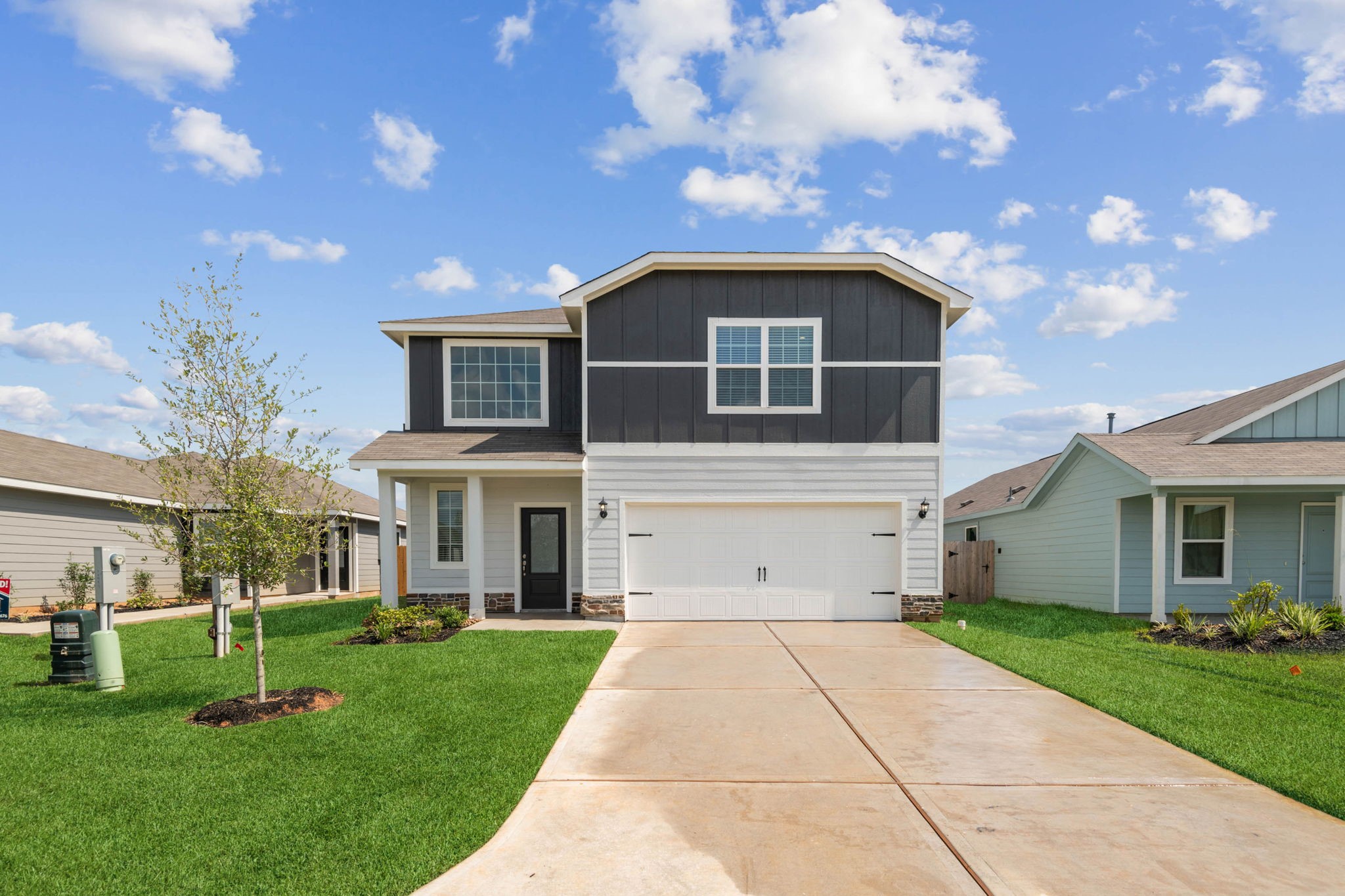 16483 Honeysuckle Hill Drive Property Photo 1