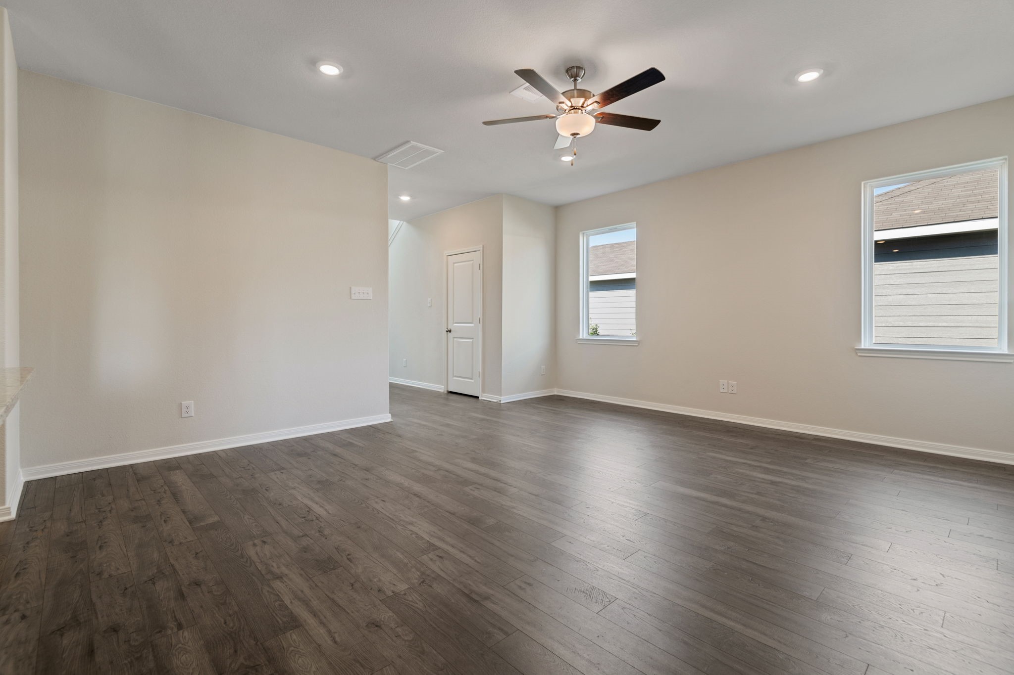 16483 Honeysuckle Hill Drive Property Photo 2
